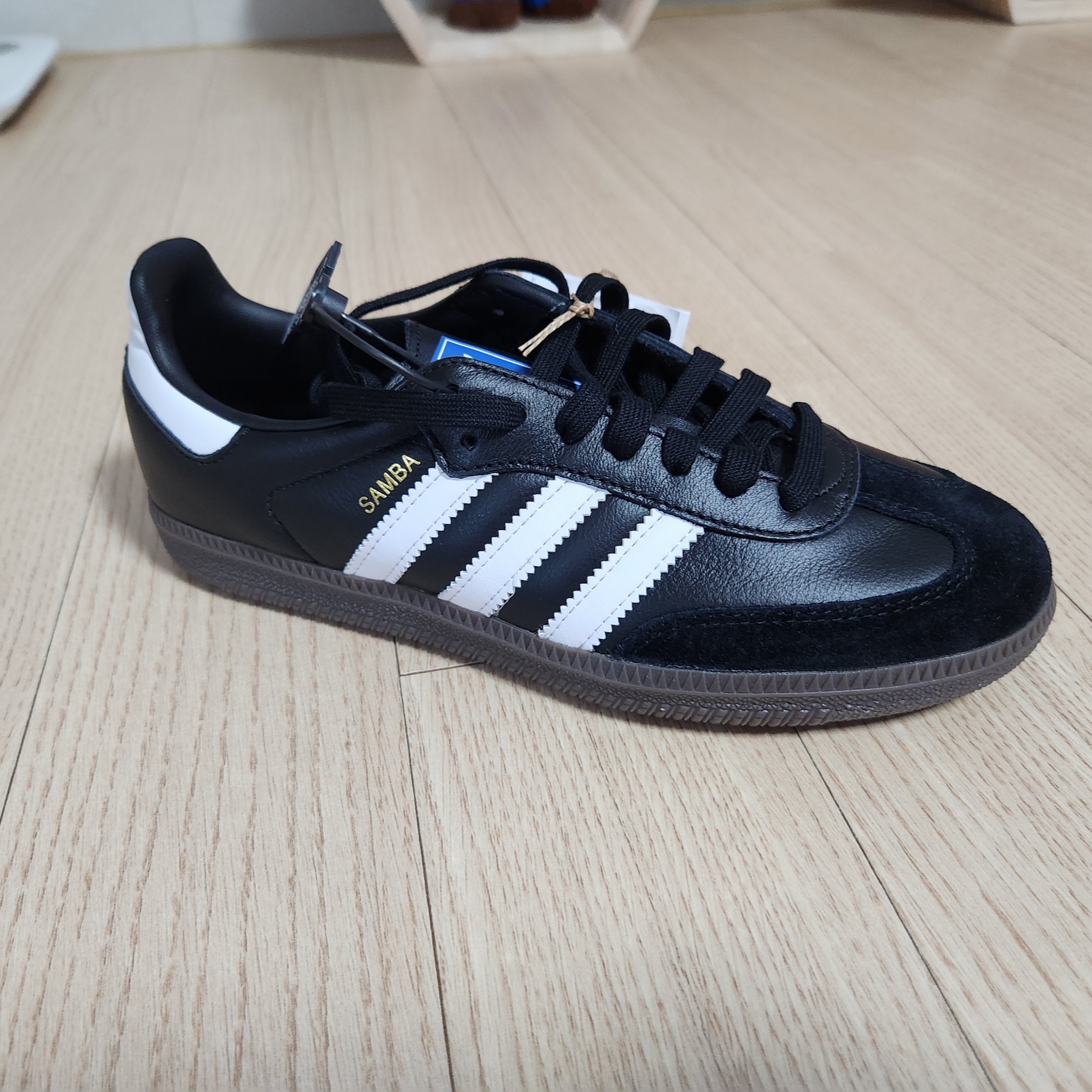 Adidas Samba OG Black White Gum 착용 스타일