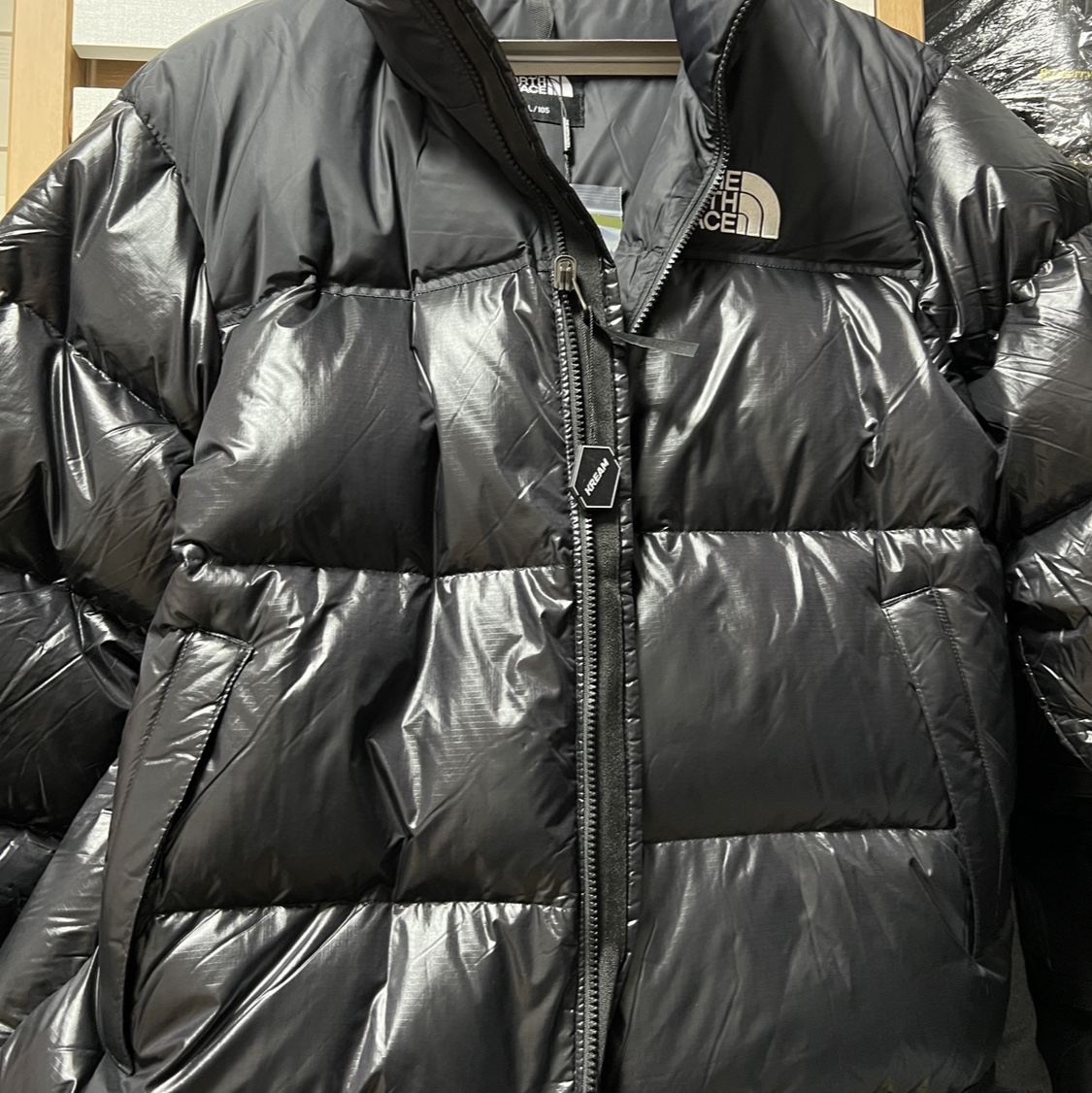 The North Face 1996 Eco Nuptse Jacket Real Black 착용 스타일 - 3