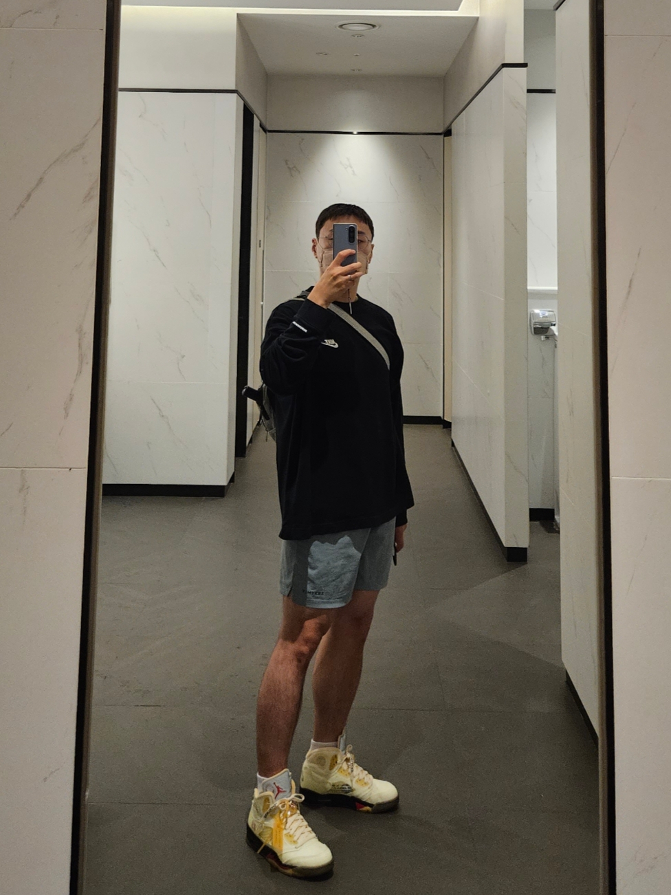 Nike x Peaceminusone LS T-Shirt Black (DR0098-010), Jordan 5 x Off-White Retro SP Sail Fire Red 착용 스타일 - 4