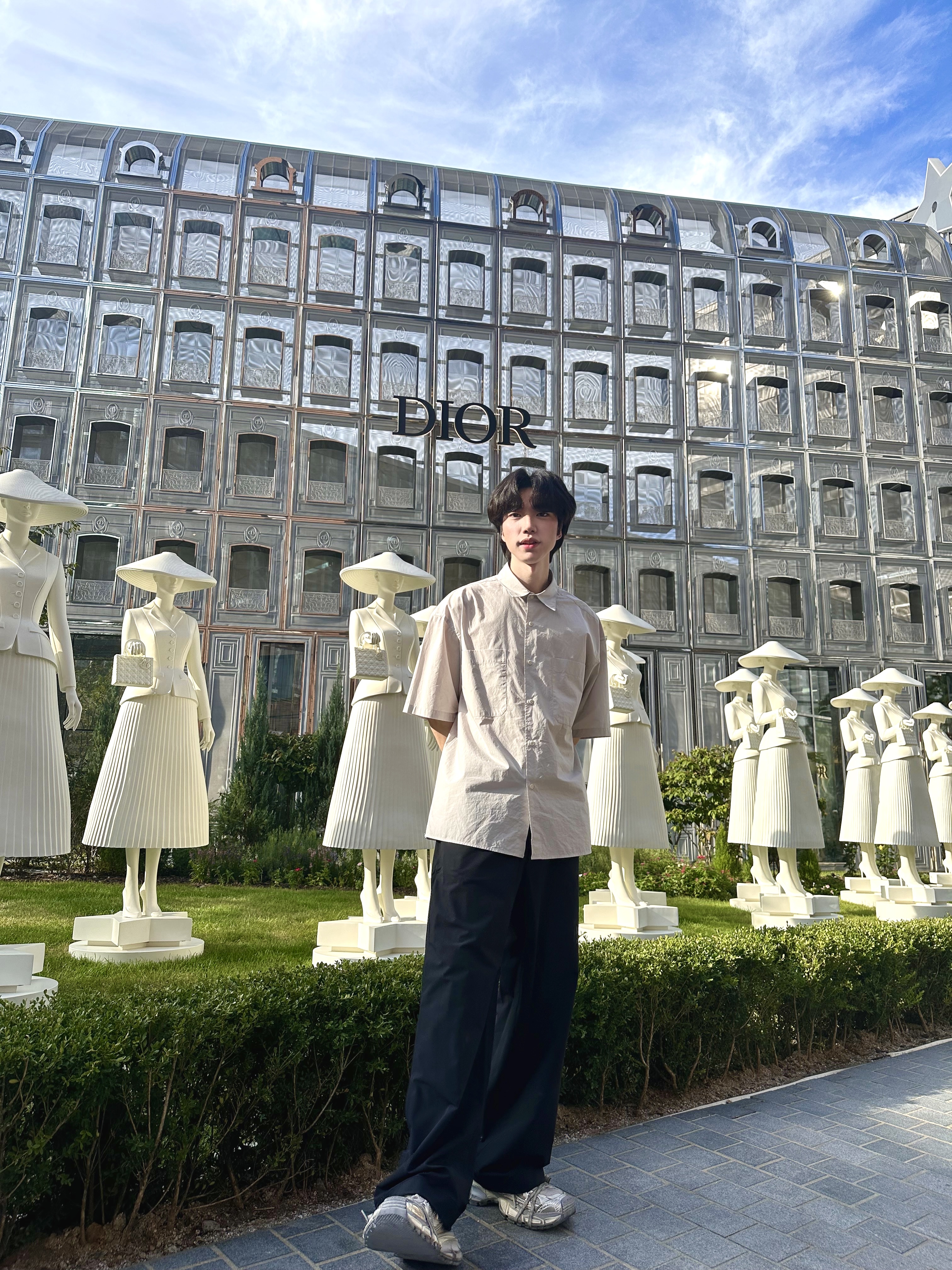 Balenciaga 3XL Sneakers Light Beige 착용 스타일 - 1