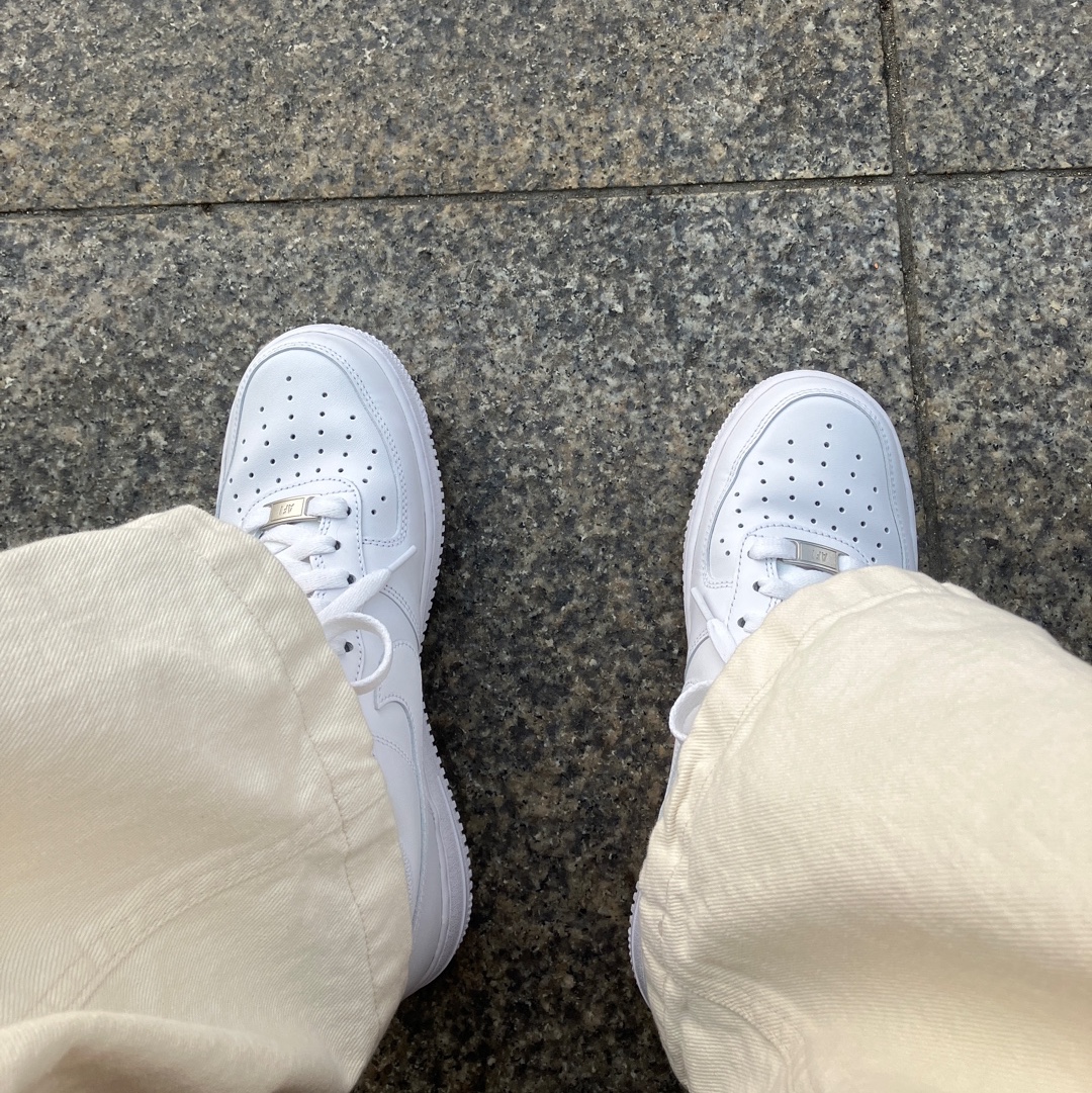 Nike Air Force 1 '07 Low White 착용 스타일 - 4