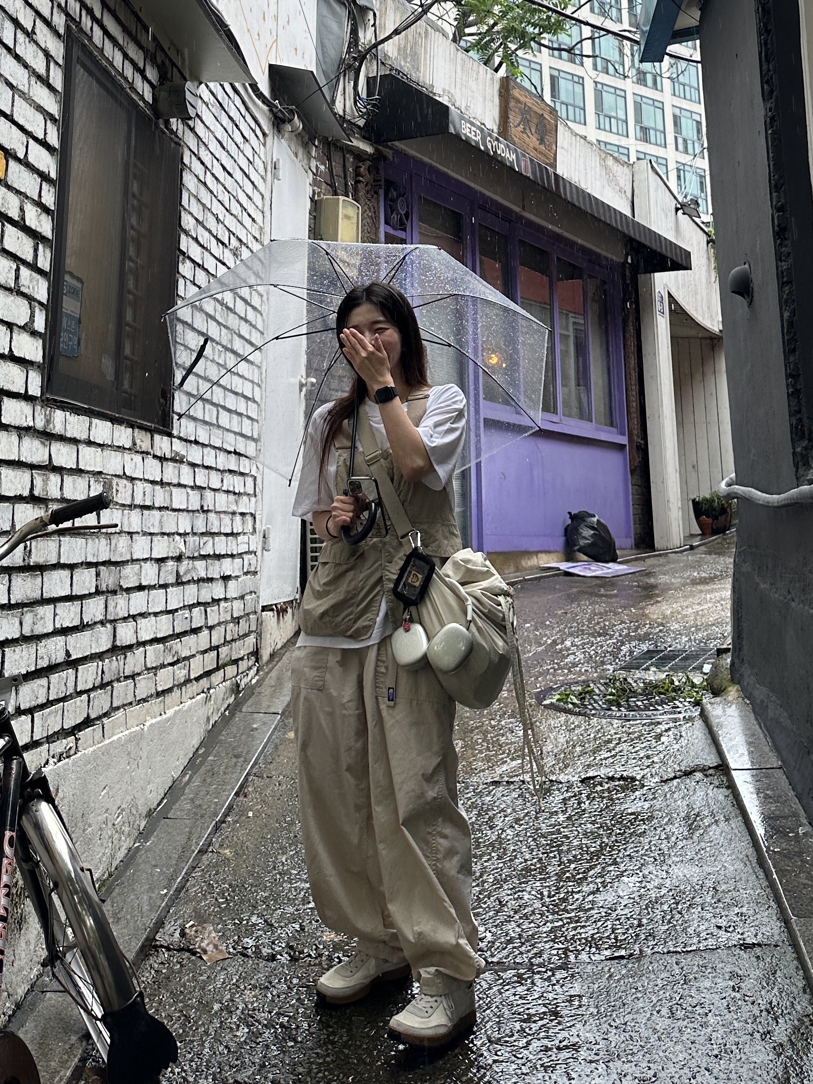 Nike x Tom Sachs General Purpose Shoe Light Cream, Uniqlo U Drawstring Shoulder Bag Natural 착용 스타일 - 2