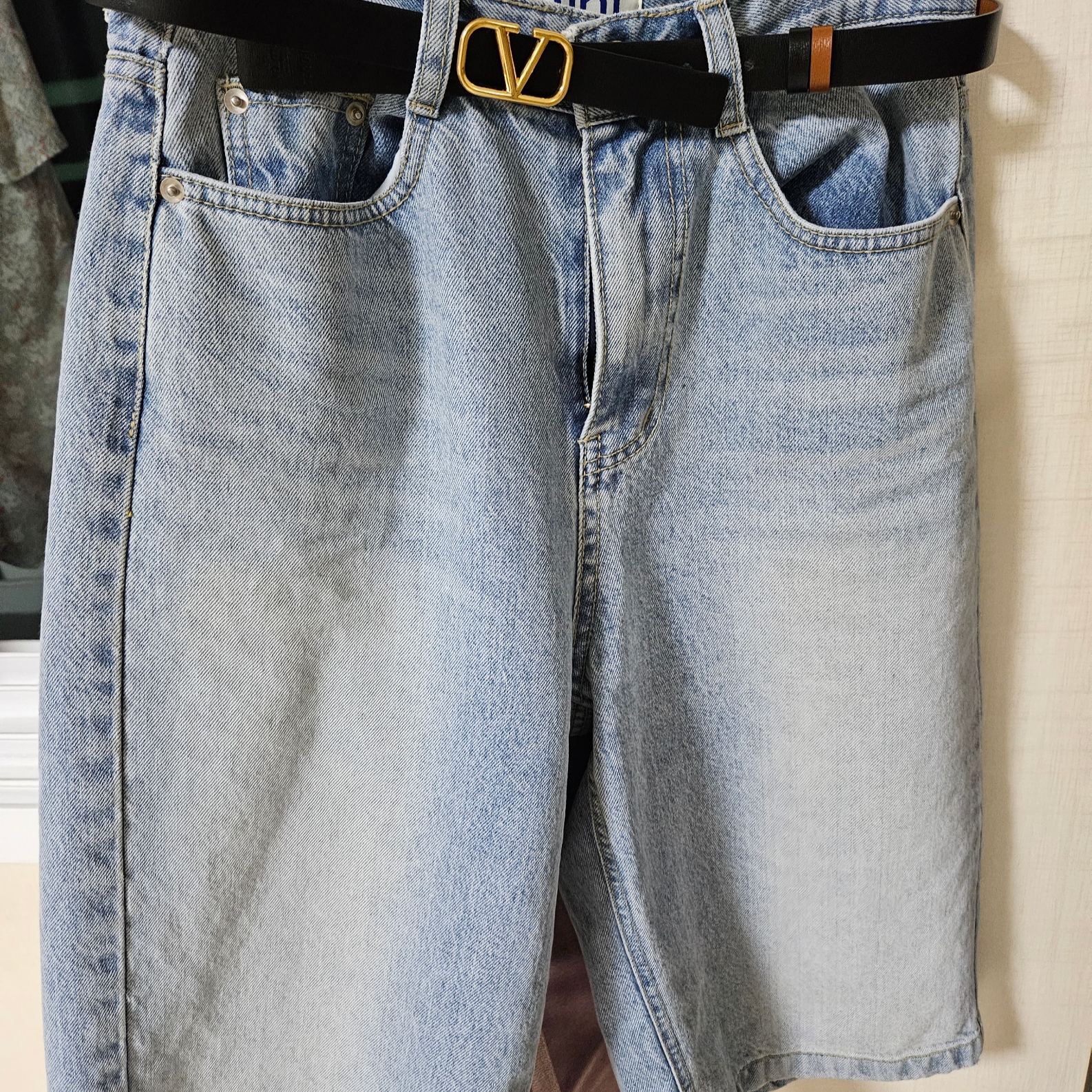 (W) Valentino Reversible Vlogo Signature Belt In Glossy Calfskin 20mm Brown Black 착용 스타일