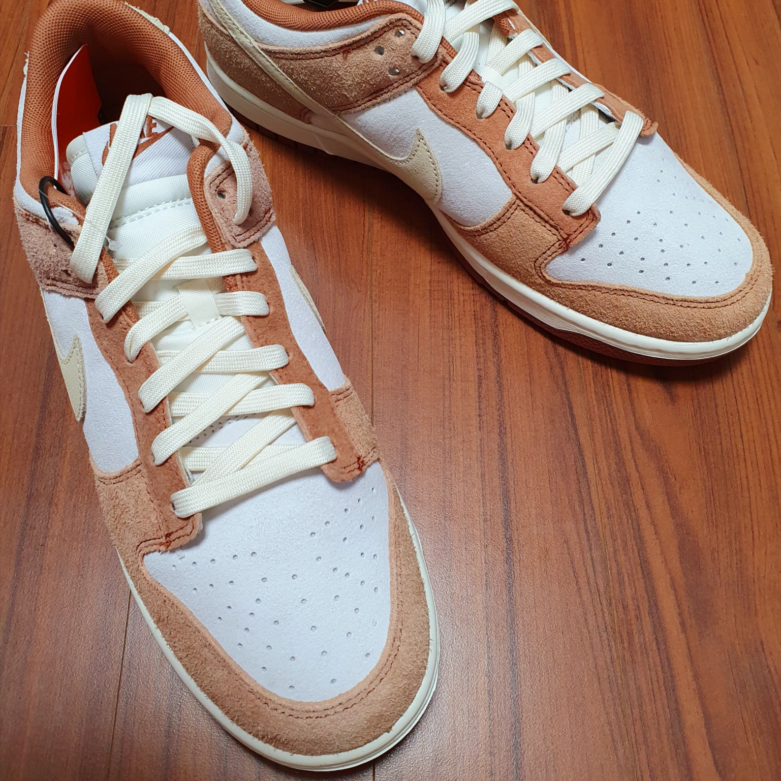 Nike Dunk Low Pro Premium Medium Curry 착용 스타일 - 3