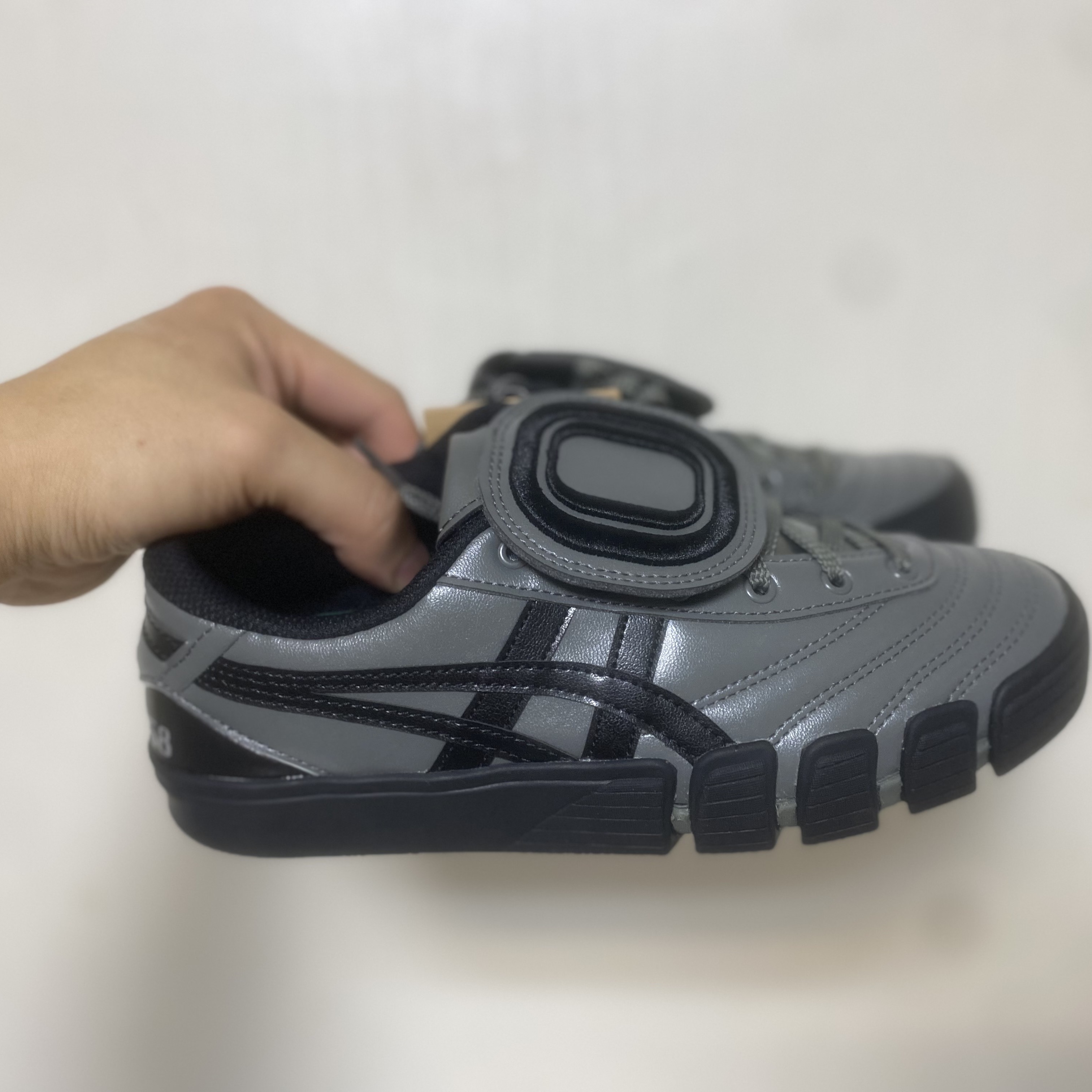 Asics x Otto 958 Gel-Flexkee 958 Gunmetal Black 착용 스타일 - 4