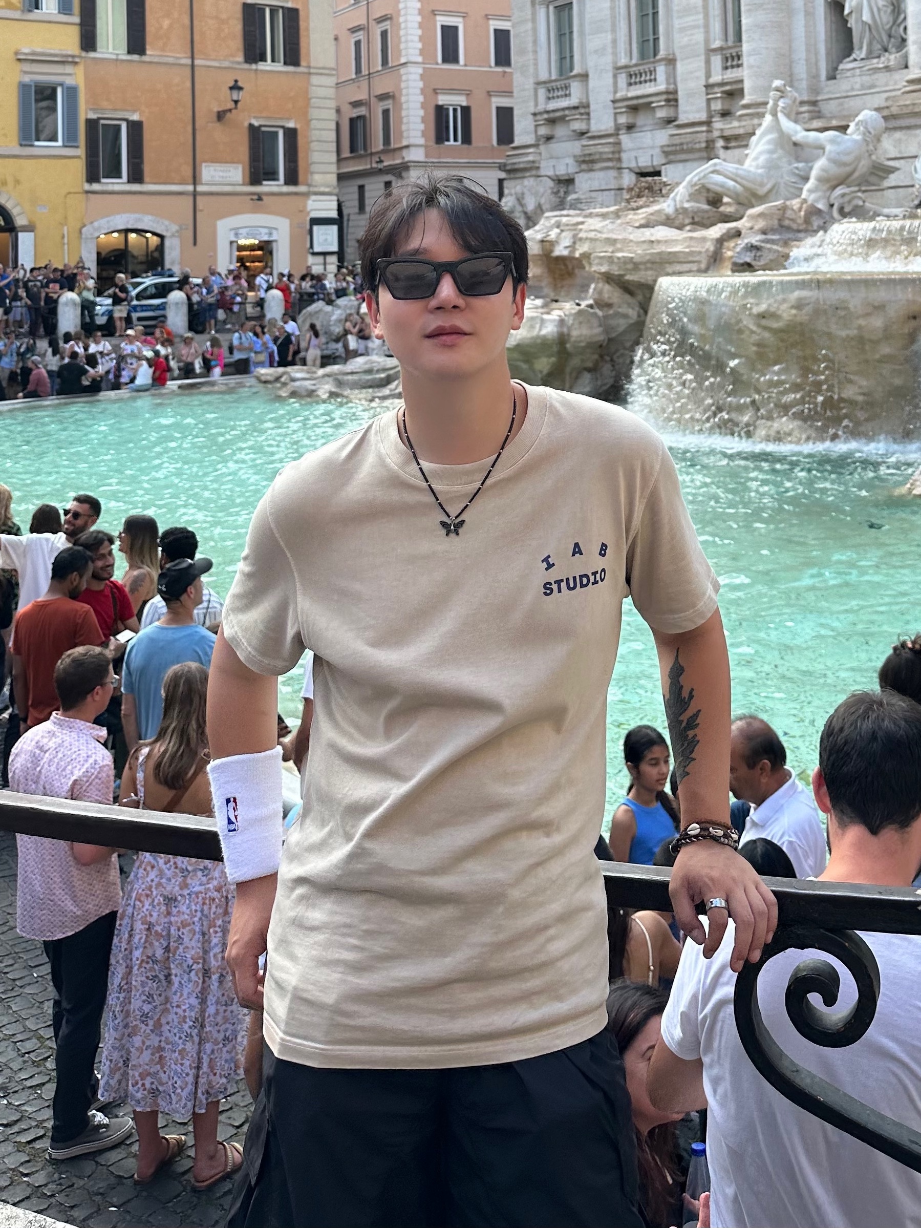 IAB Studio Pigment T-Shirt Oatmeal, Jordan 1 x Travis Scott x Fragment Retro Low OG SP Military Blue 착용 스타일 - 3