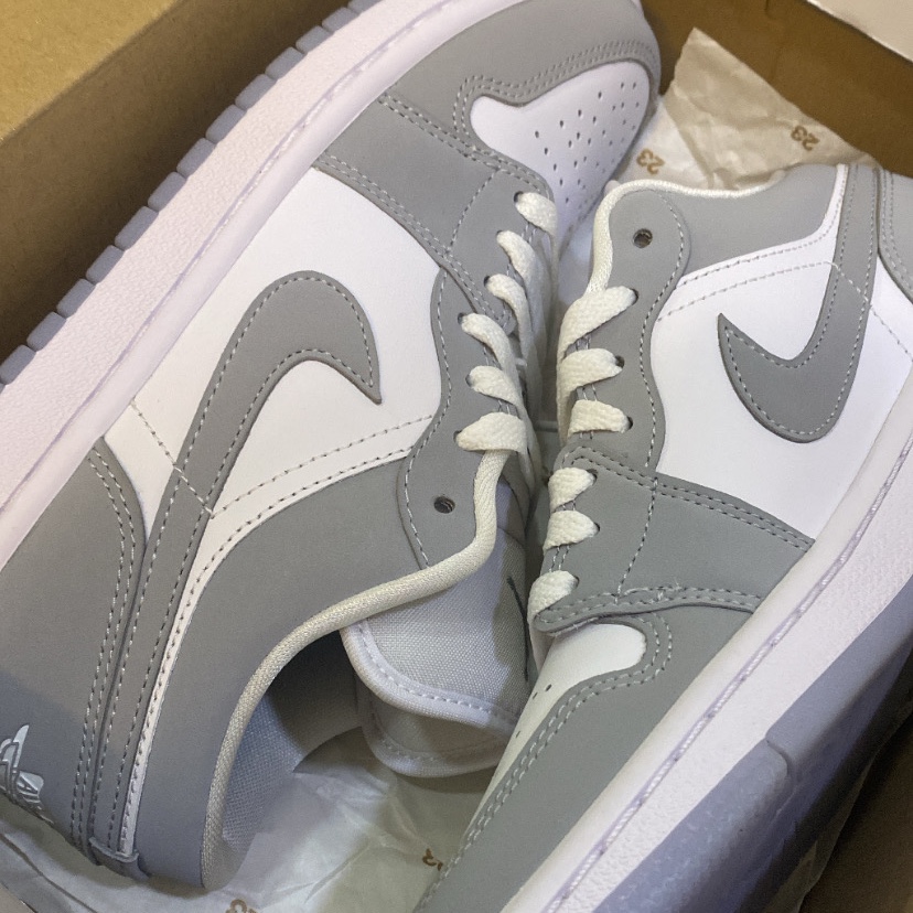(W) Jordan 1 Low White Wolf Grey 착용 스타일 - 1