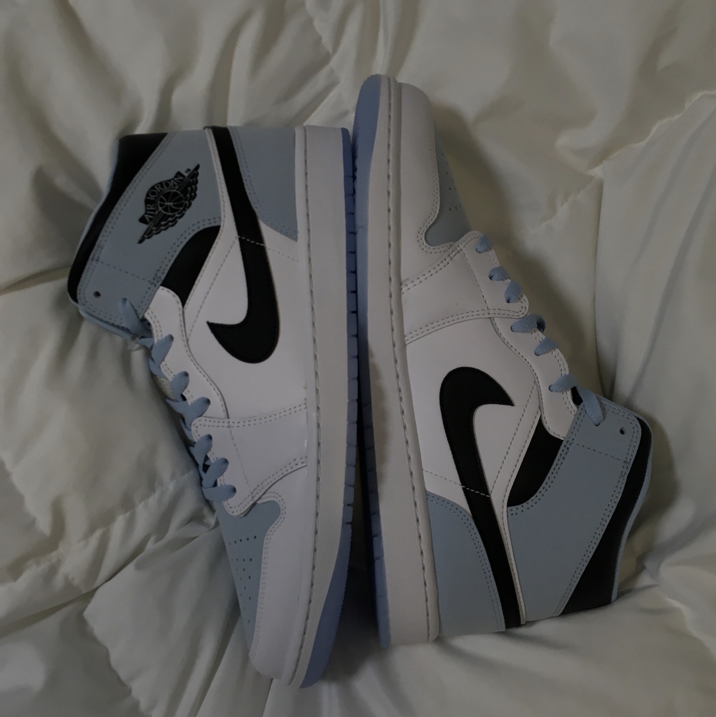 Jordan 1 Mid SE White Ice Blue 착용 스타일 - 2