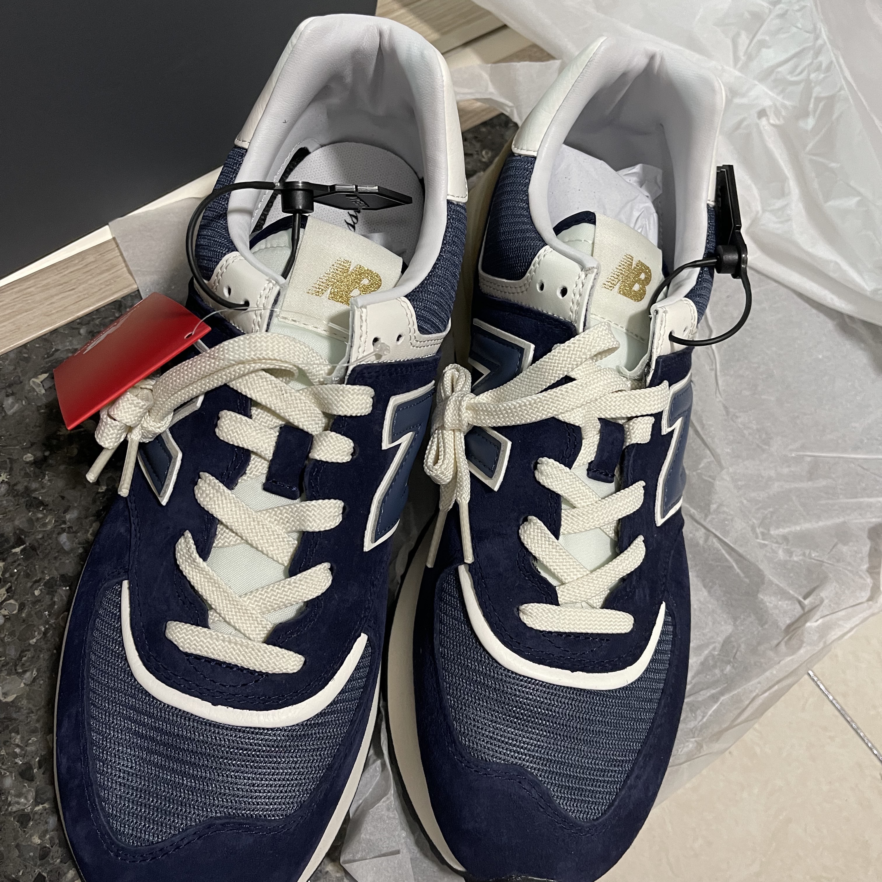New Balance 574 Legacy Navy 착용 스타일 - 2