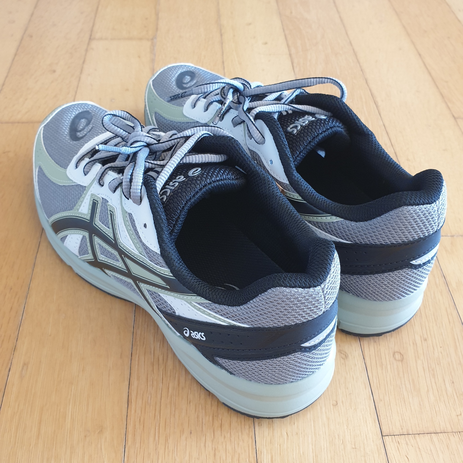 Asics Jog 100 S Sheet Rock - 2E Wide 착용 스타일 - 2