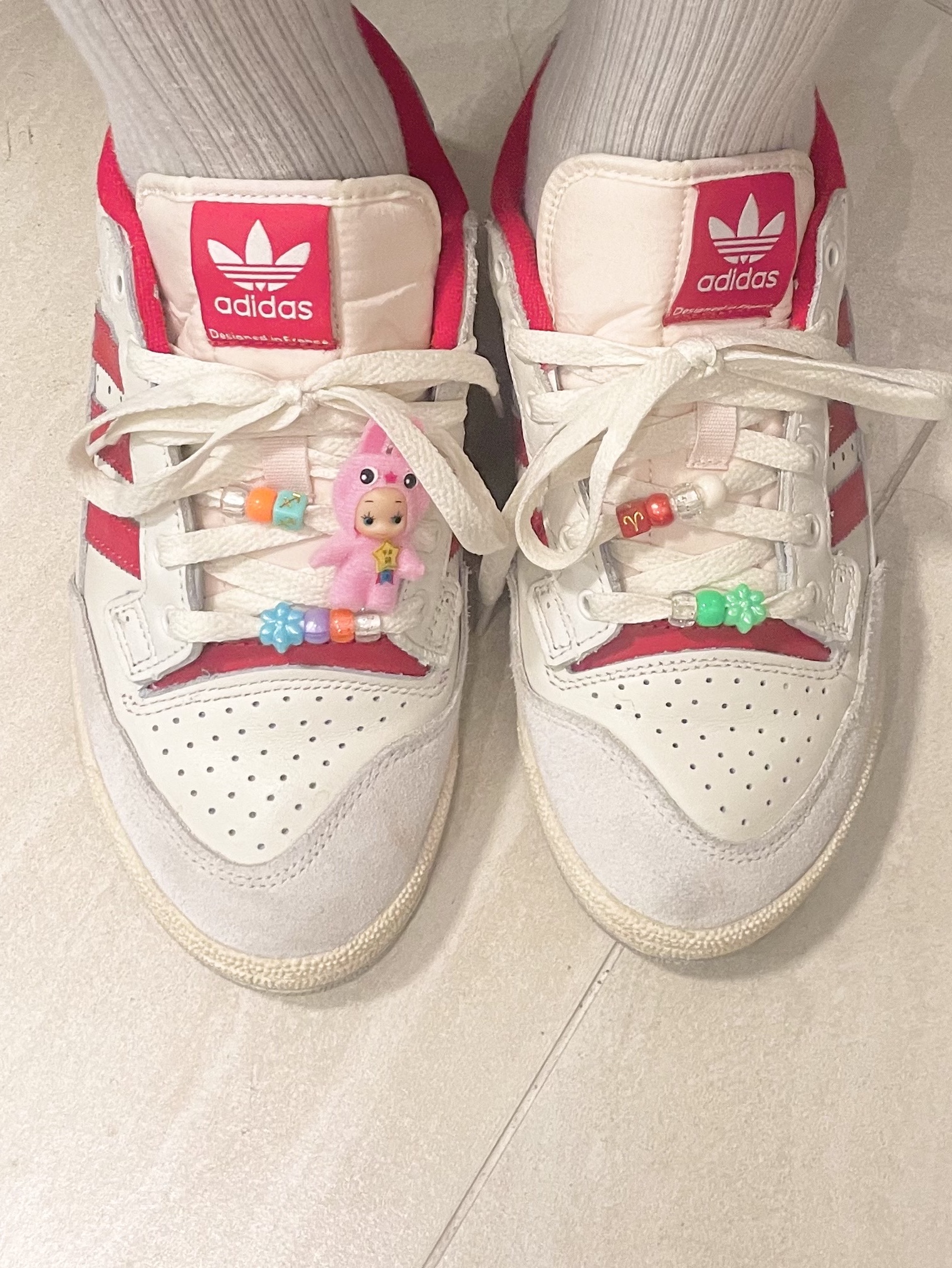Adidas Centennial 85 Low White Scarlet 착용 스타일