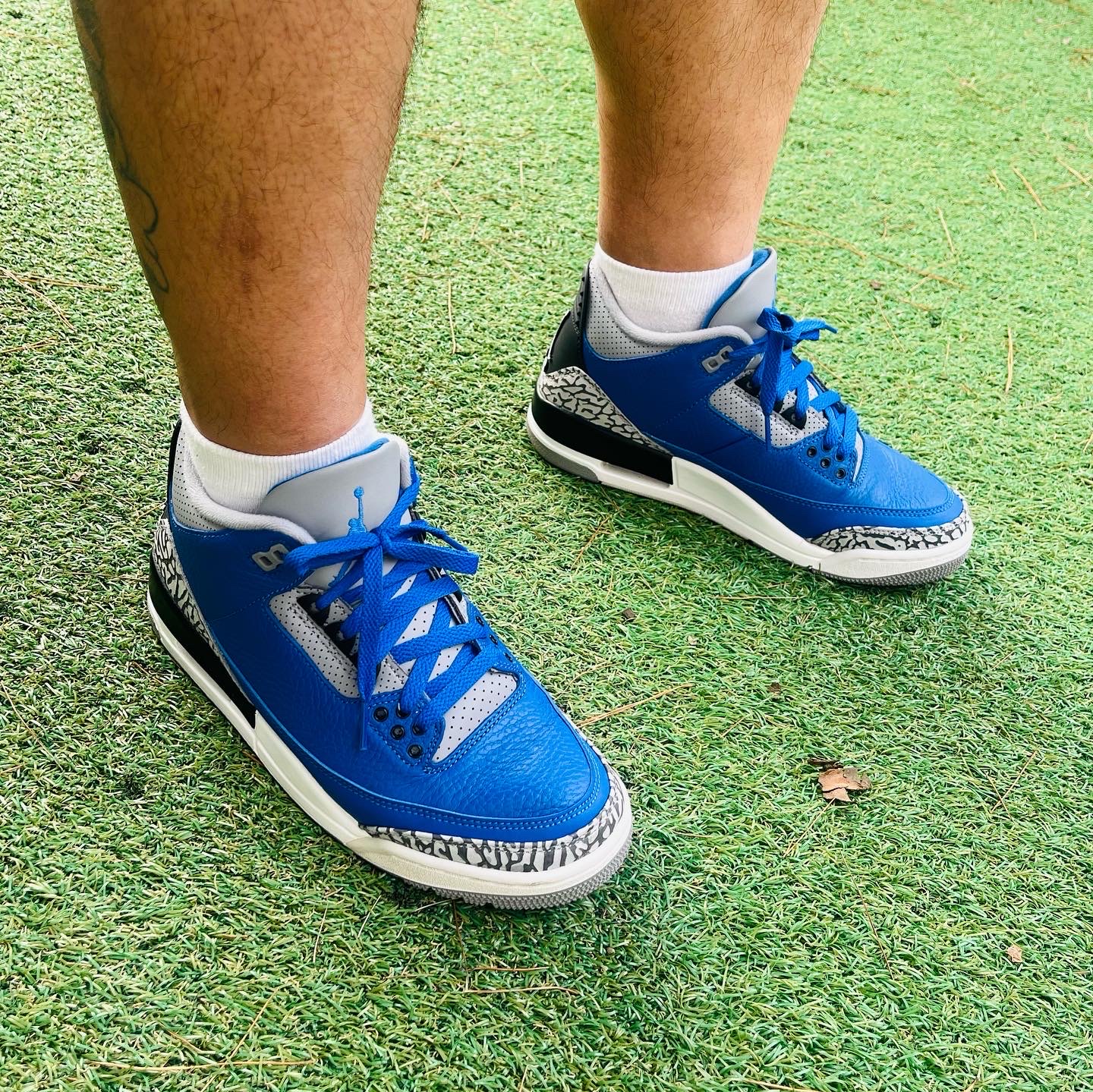 Jordan 3 Retro Varsity Royal Cement 착용 스타일