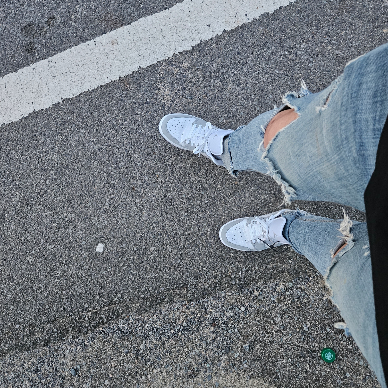 (W) Jordan 1 Low White Wolf Grey 착용 스타일