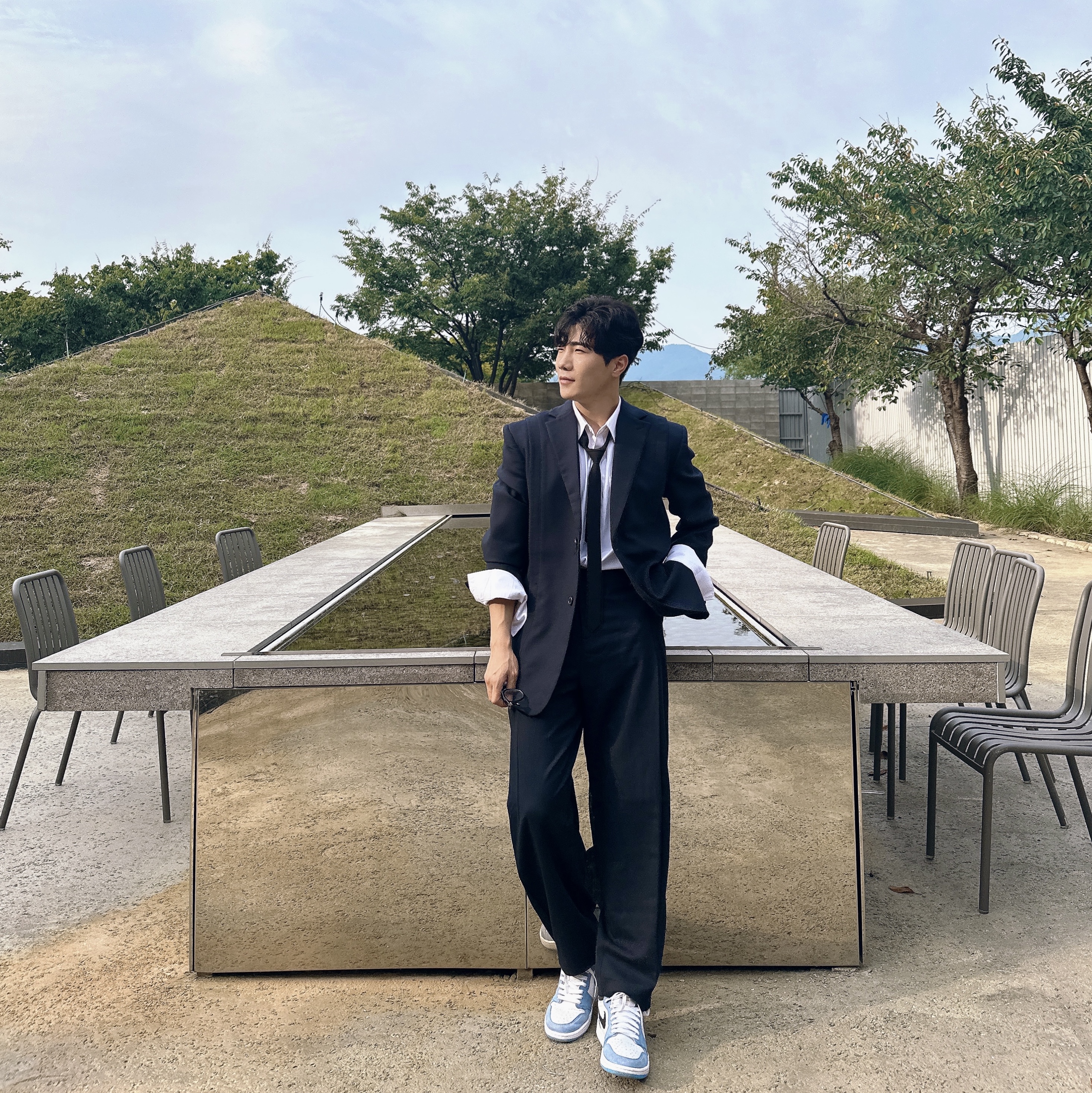 Zara x Ader Error Darted Trousers Navy, Zara x Ader Error Oversize Blazer Navy 착용 스타일 - 2