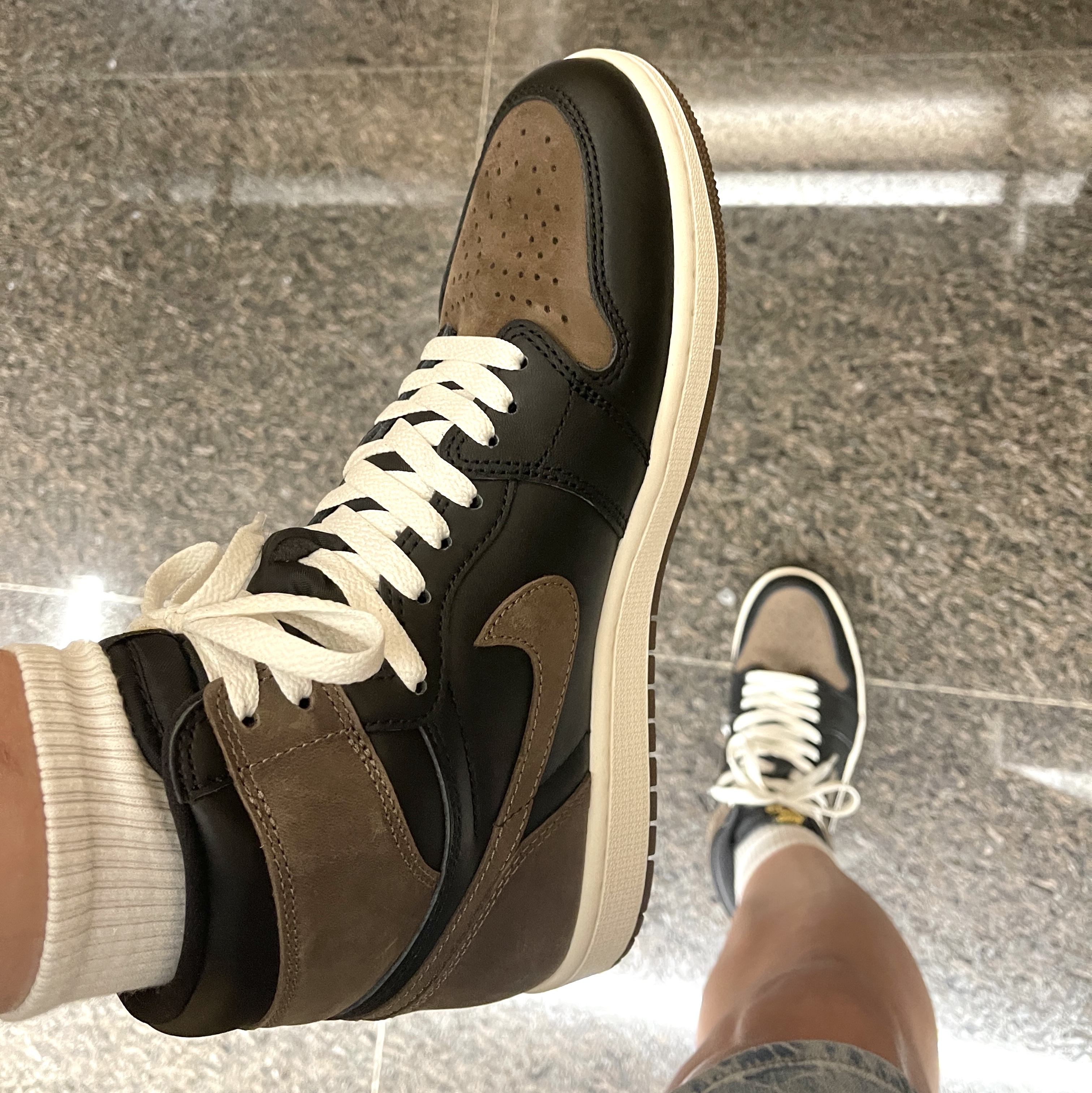 Jordan 1 Retro High OG Palomino 착용 스타일 - 1