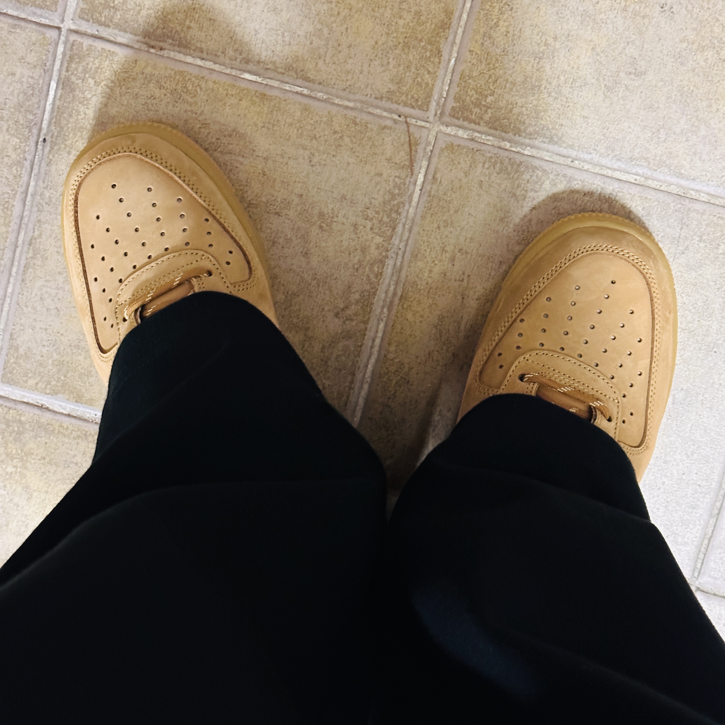 Nike Air Force 1 '07 WB Flax 착용 스타일