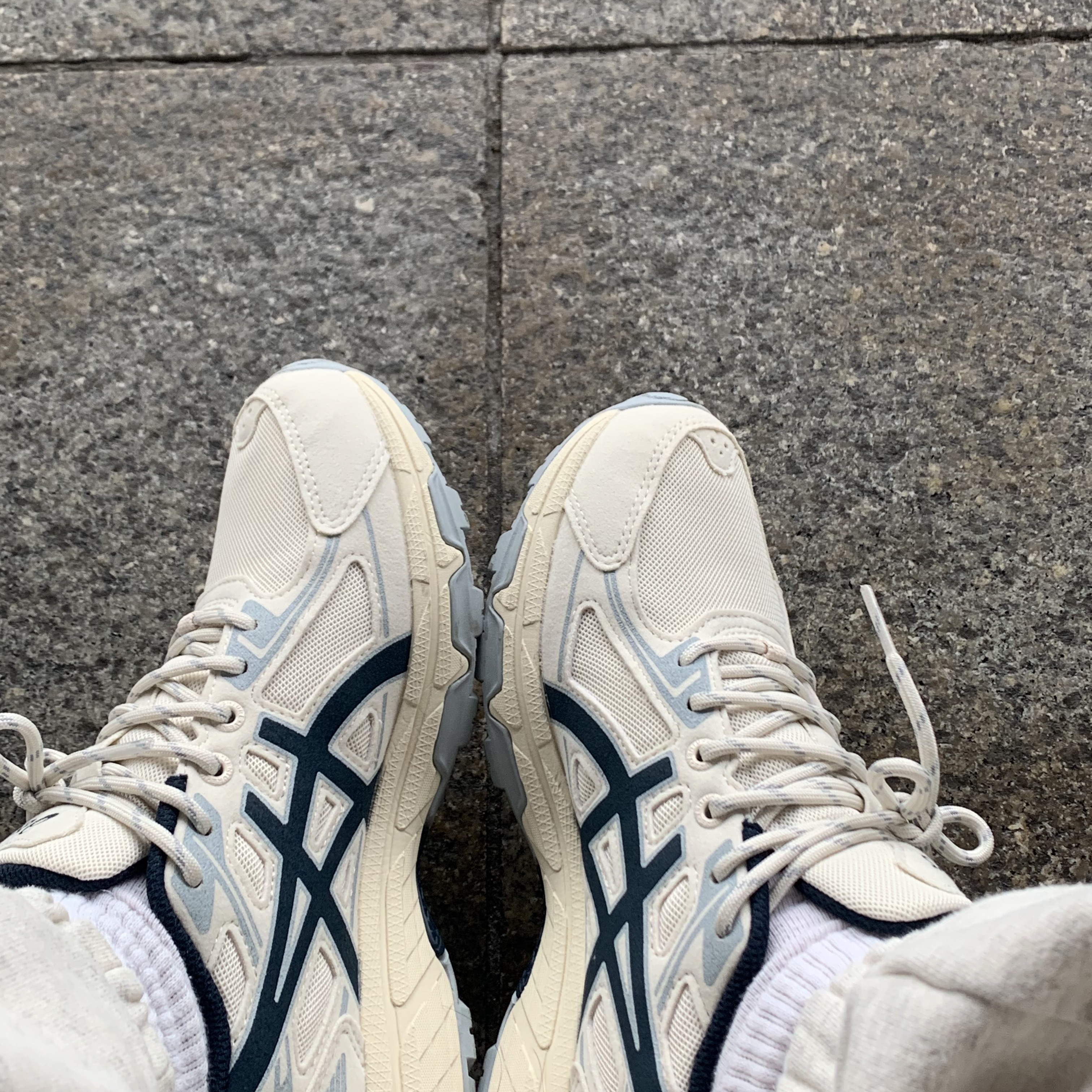 Asics Gel-Venture 6 SPS Birch French Blue 착용 스타일