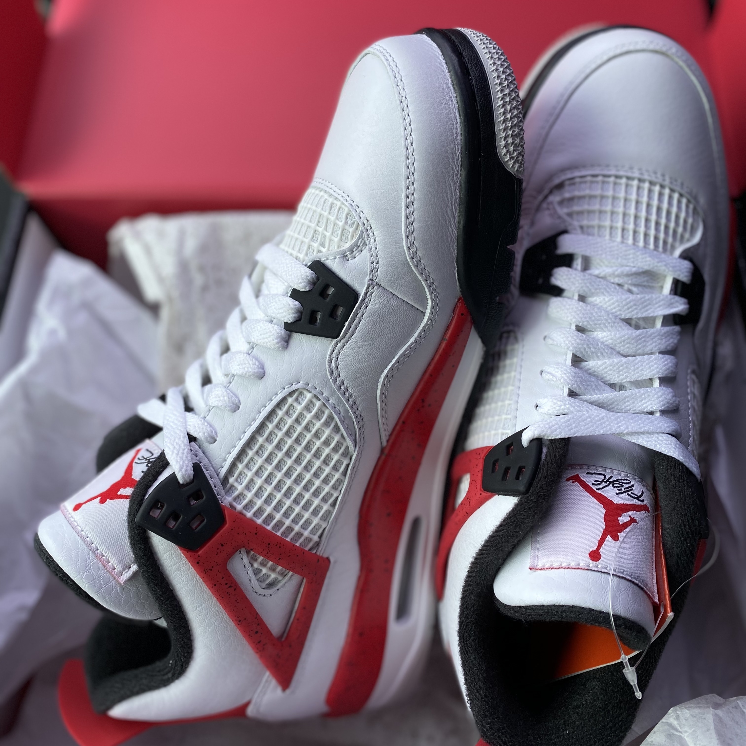 Jordan 4 Retro Red Cement 착용 스타일 - 1