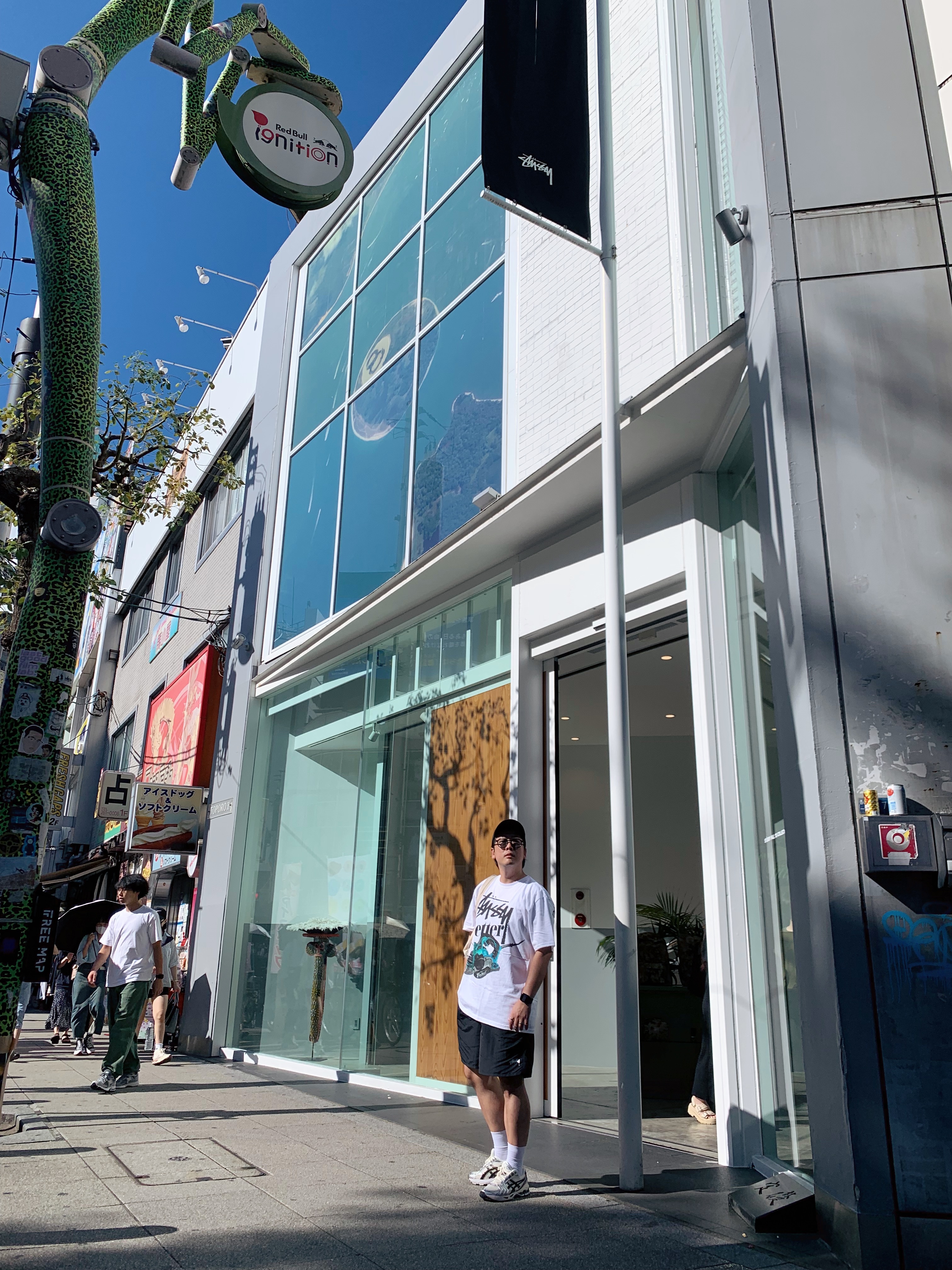 Stussy x Better Gift Shop Built Better T-Shirt White, Stussy Stock Low Pro Cap Black 착용 스타일 - 2