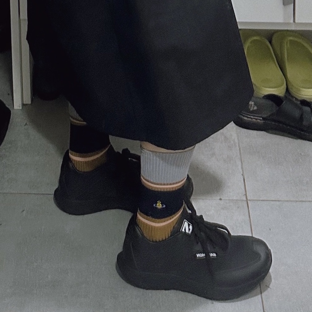 Salomon x Comme des Garcons SR90 Black 착용 스타일