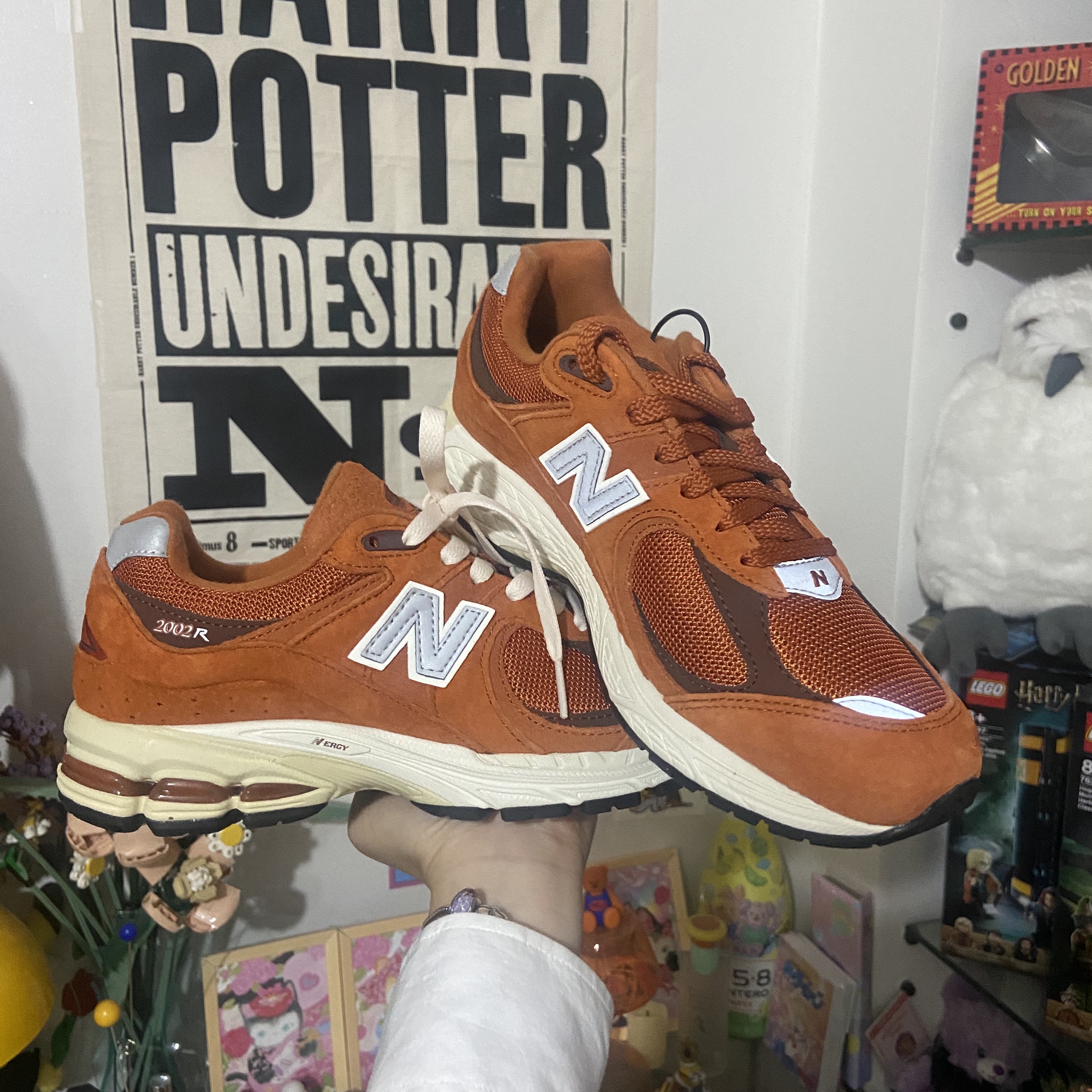 New Balance 2002R Rust Oxide 착용 스타일 - 1