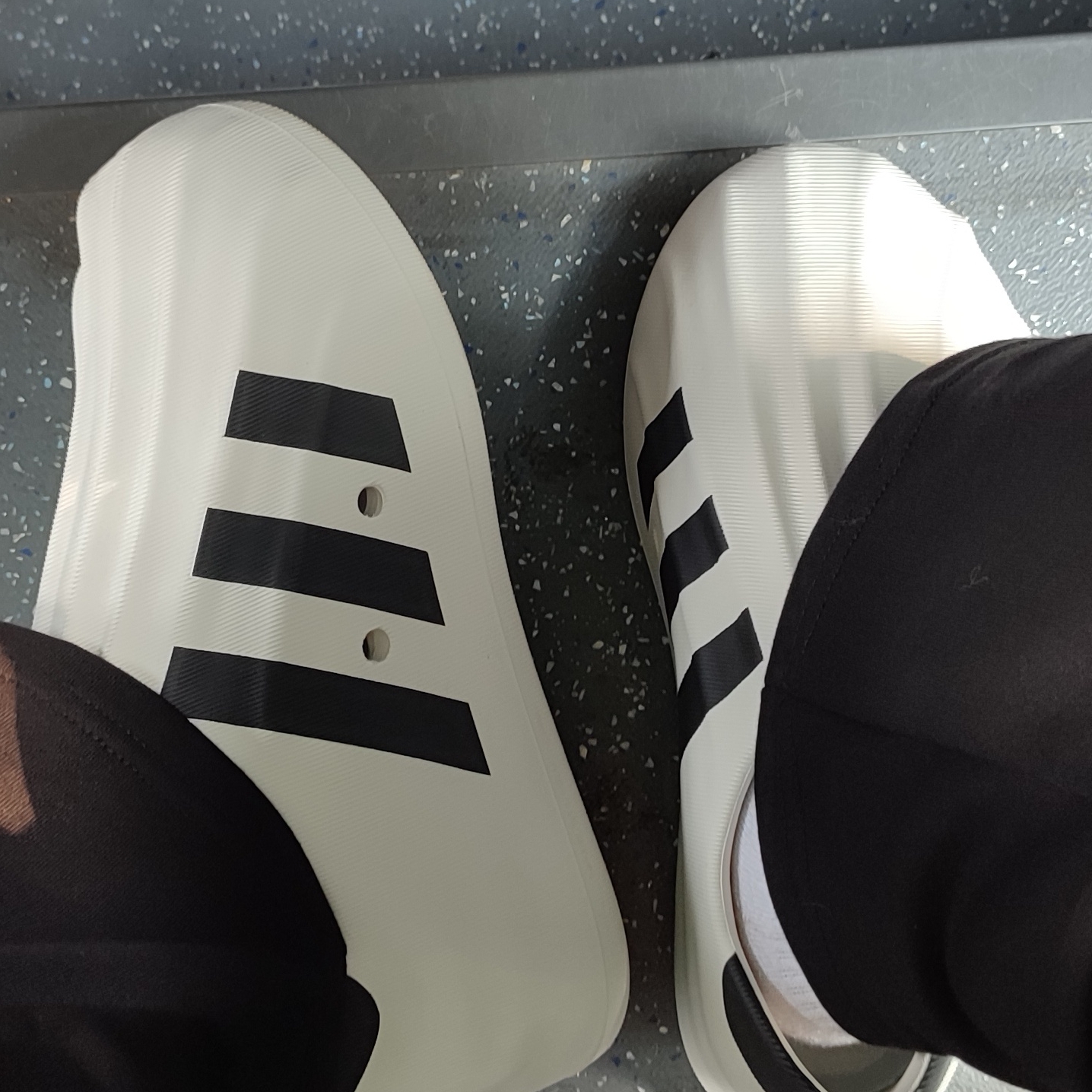 Adidas Adifom Superstar Core White 착용 스타일 - 3