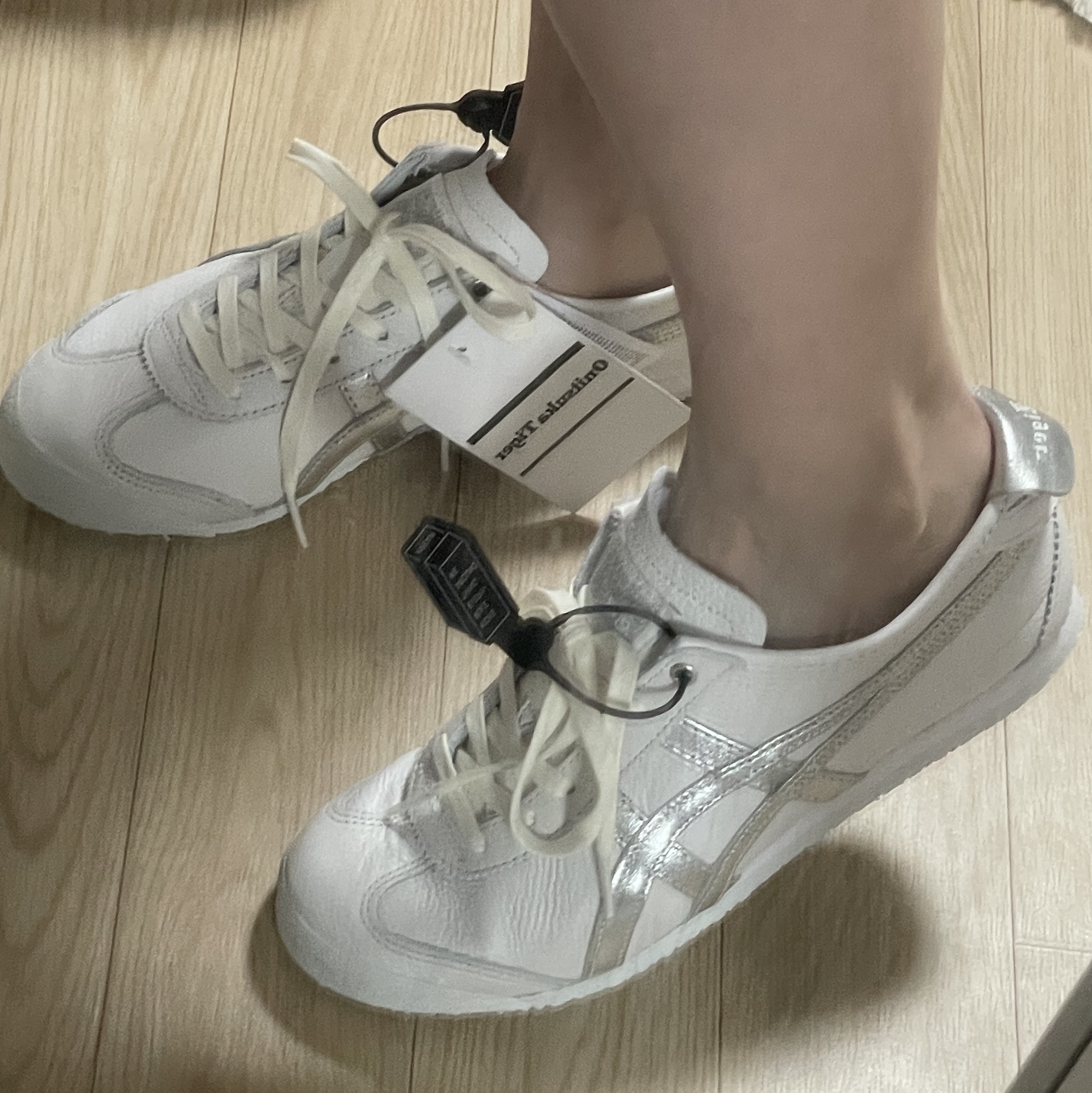 Onitsuka Tiger Mexico 66 White Silver 착용 스타일