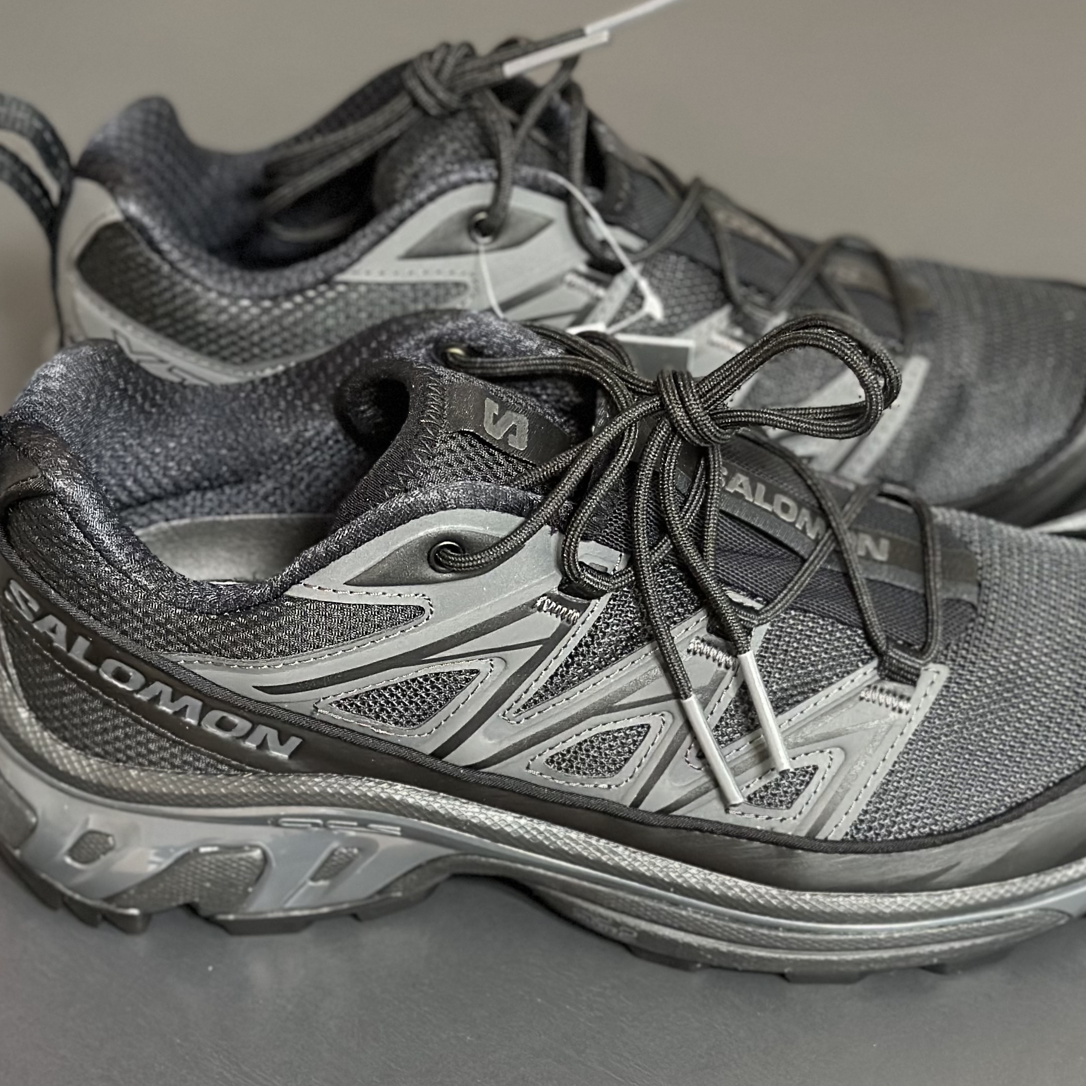 Salomon XT-6 Expanse Black Ebony 착용 스타일 - 2