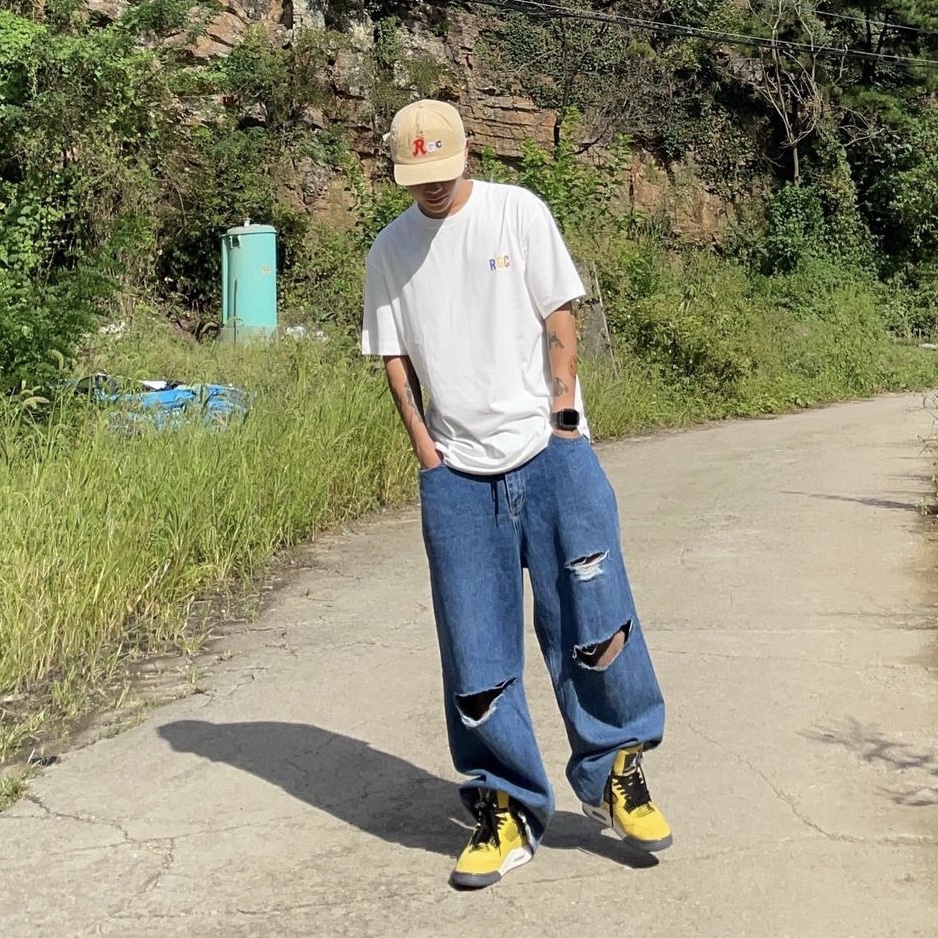Jordan 4 Retro Tour Yellow 착용 스타일