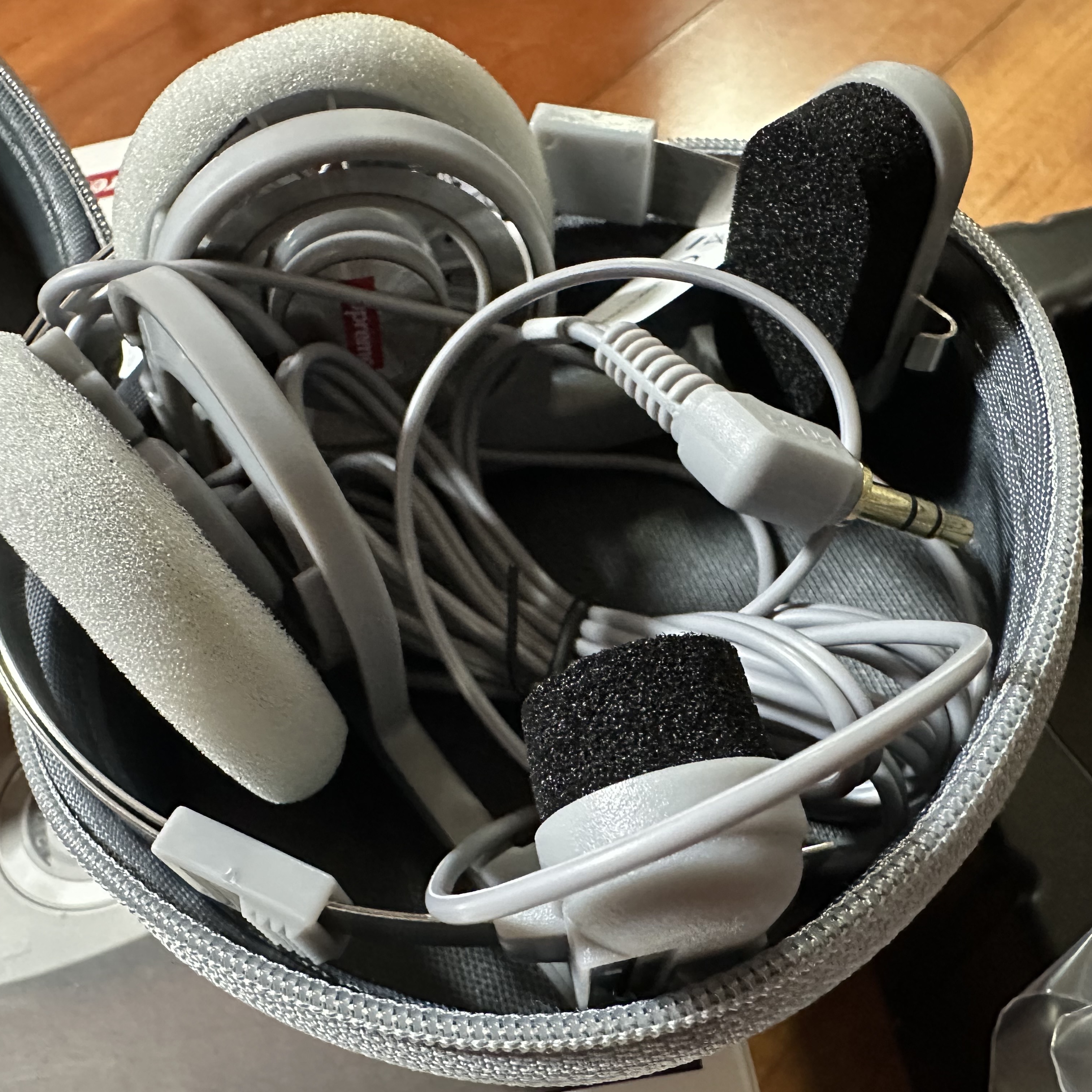 Supreme x Koss Portapro Headphones Silver - 23FW 착용 스타일 - 2