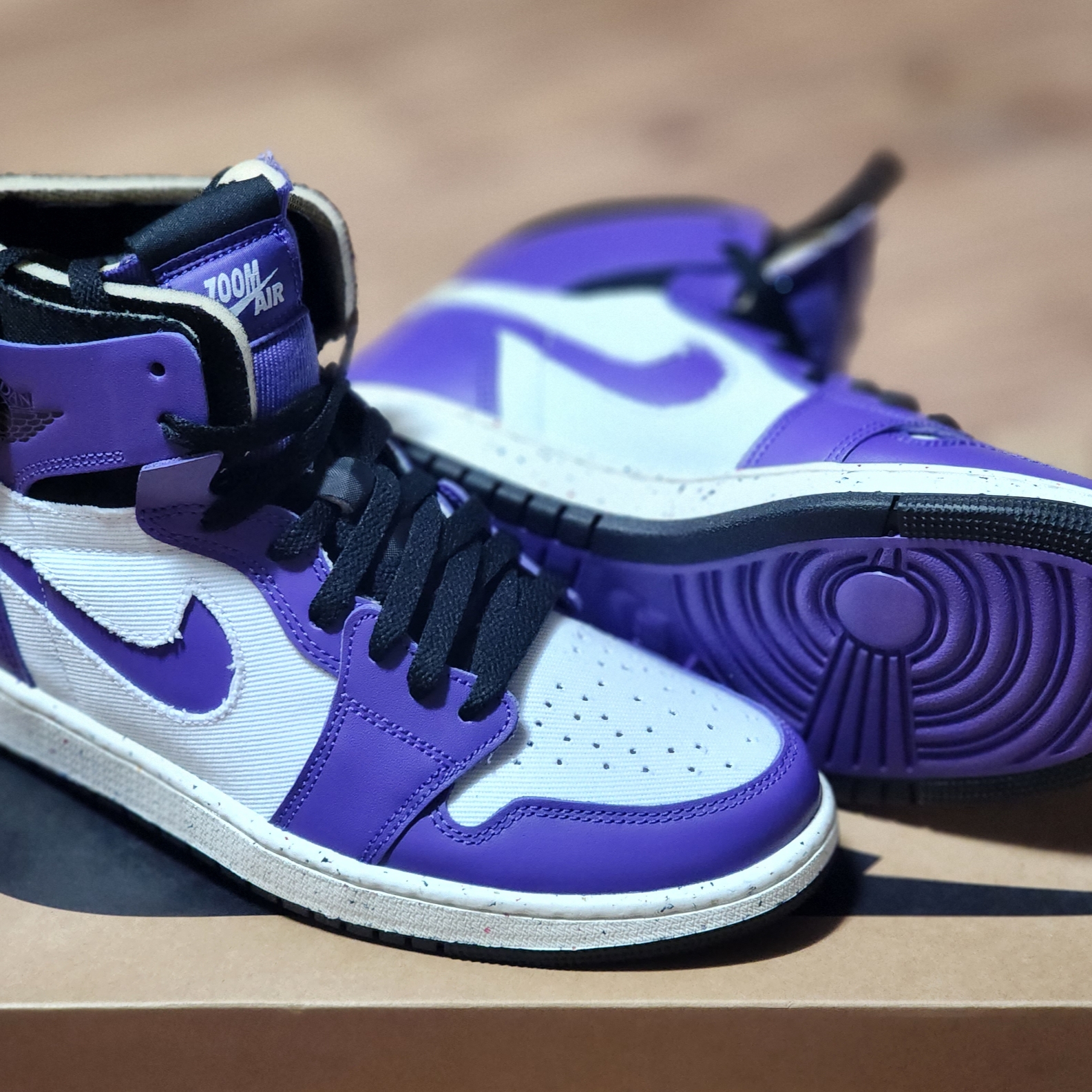 Jordan 1 Zoom Air CMFT Dark Iris 착용 스타일 - 2