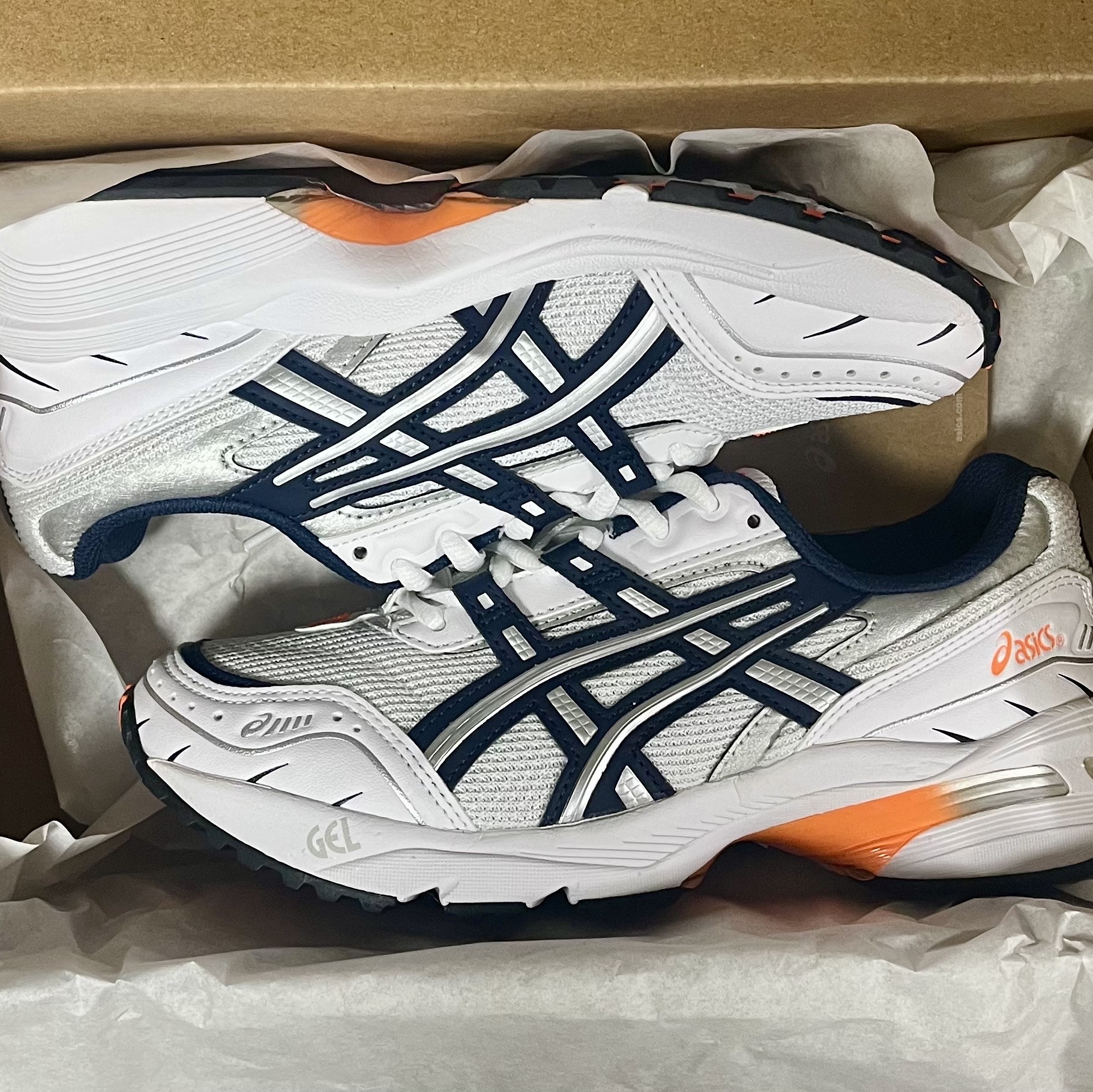 (W) Asics Gel-1090 White Midnight 착용 스타일