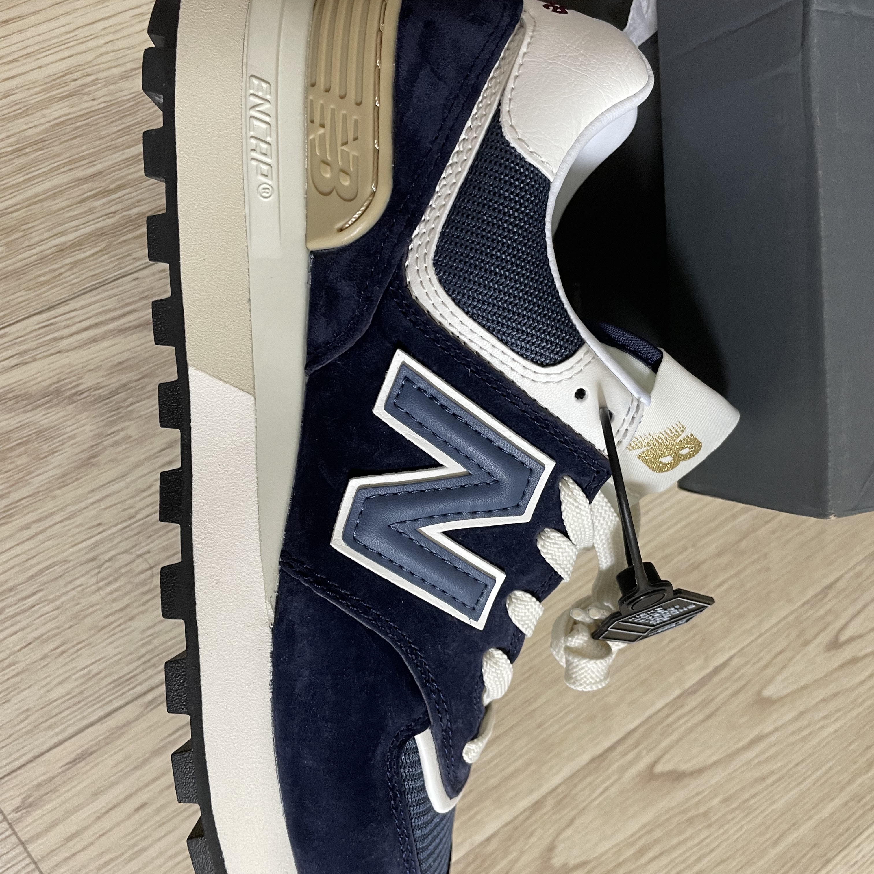 New Balance 574 Legacy Navy 착용 스타일