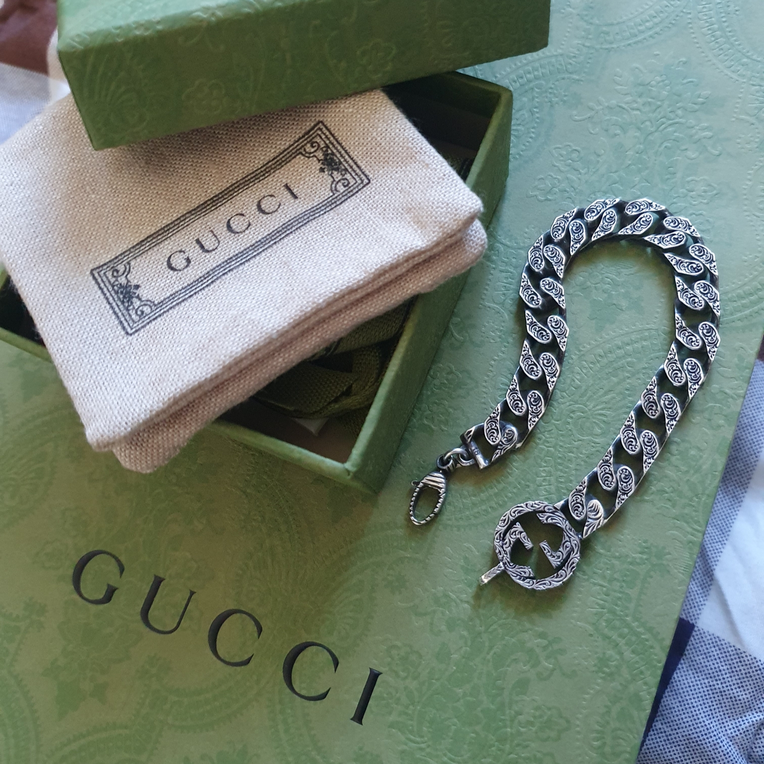Gucci Interlocking G Chain Bracelet In Silver Silver 착용 스타일 - 1