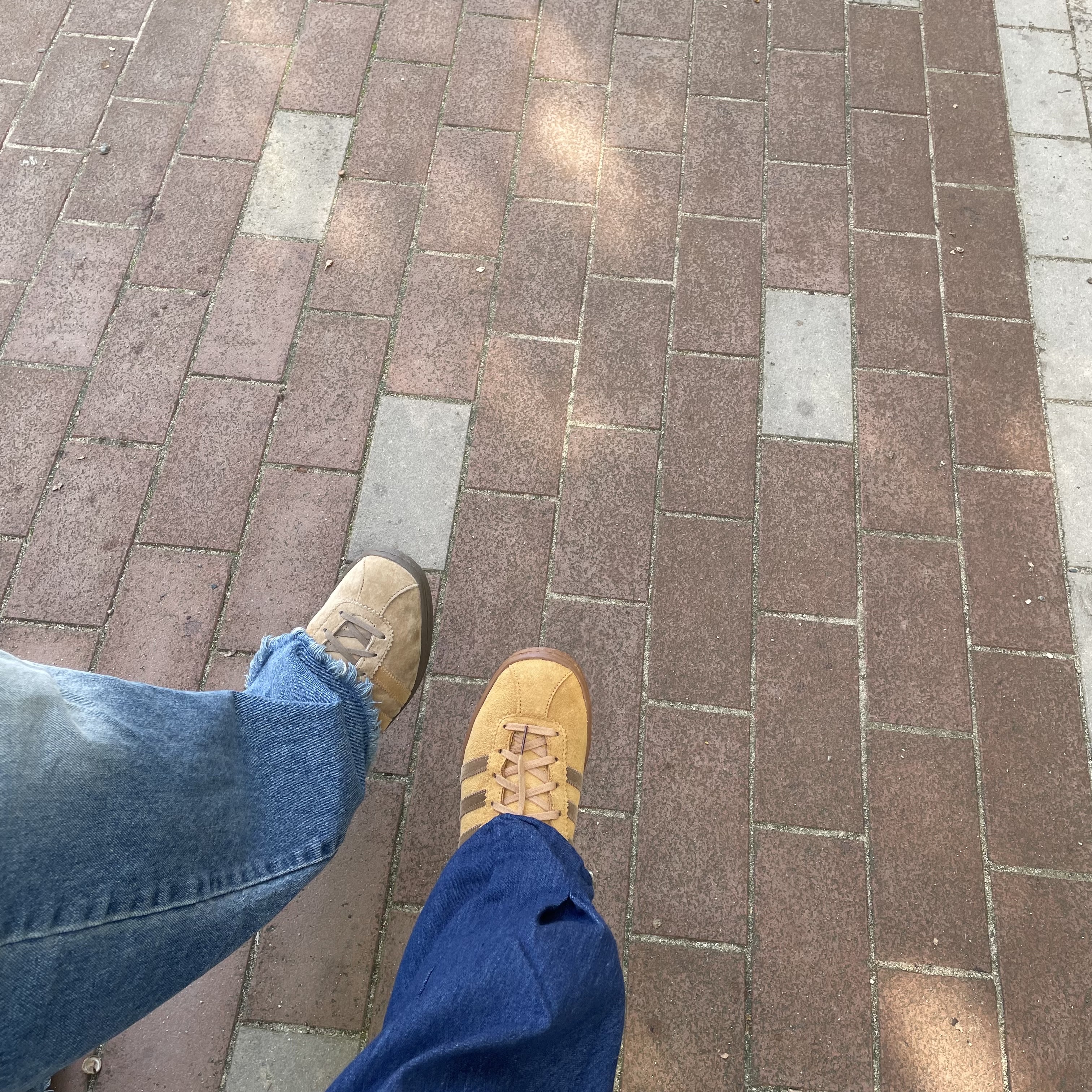 Adidas Tobacco Pantone Mesa, Adidas Tobacco Gruen Mesa Brown Desert 착용 스타일 - 3