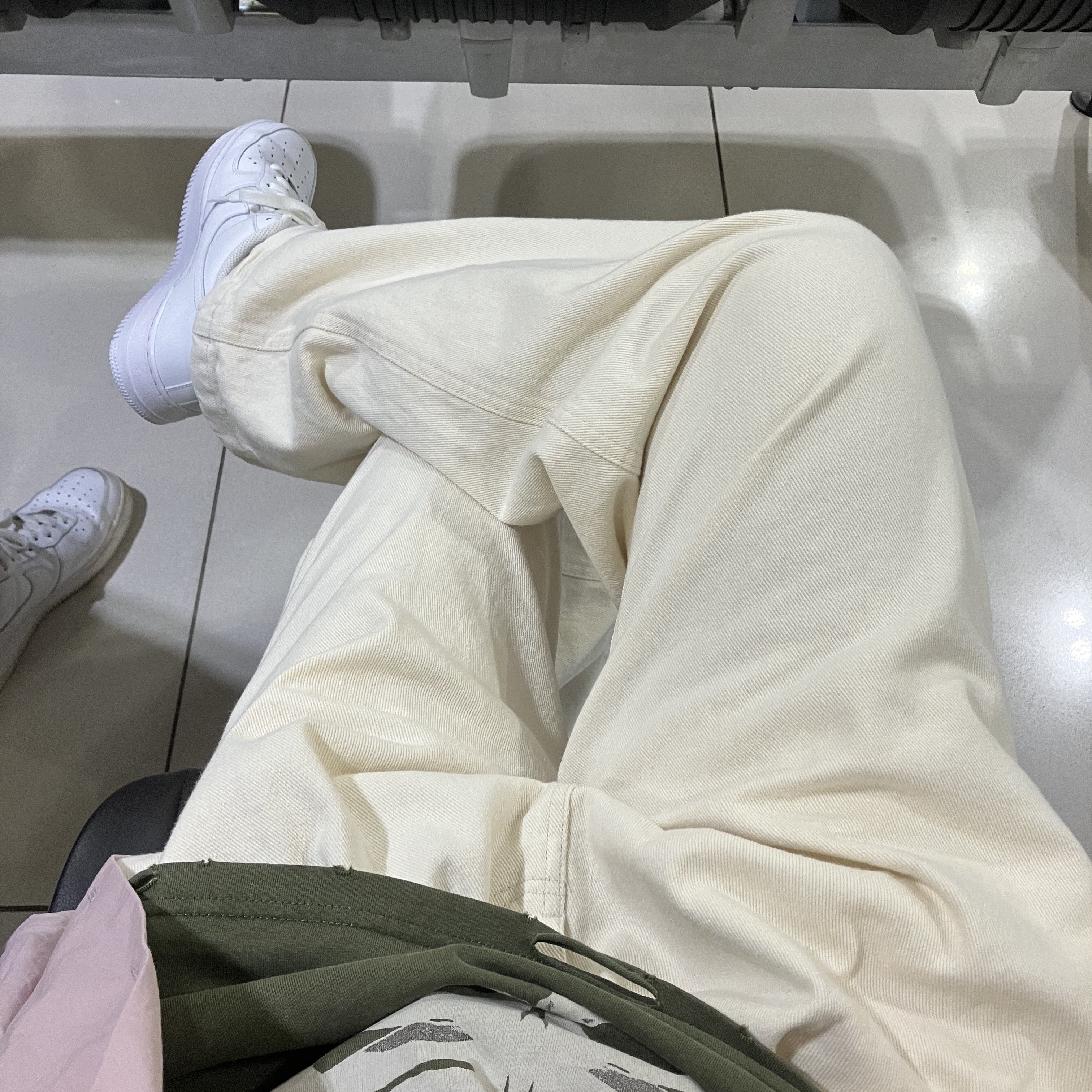Nike Air Force 1 '07 Low White 착용 스타일 - 3