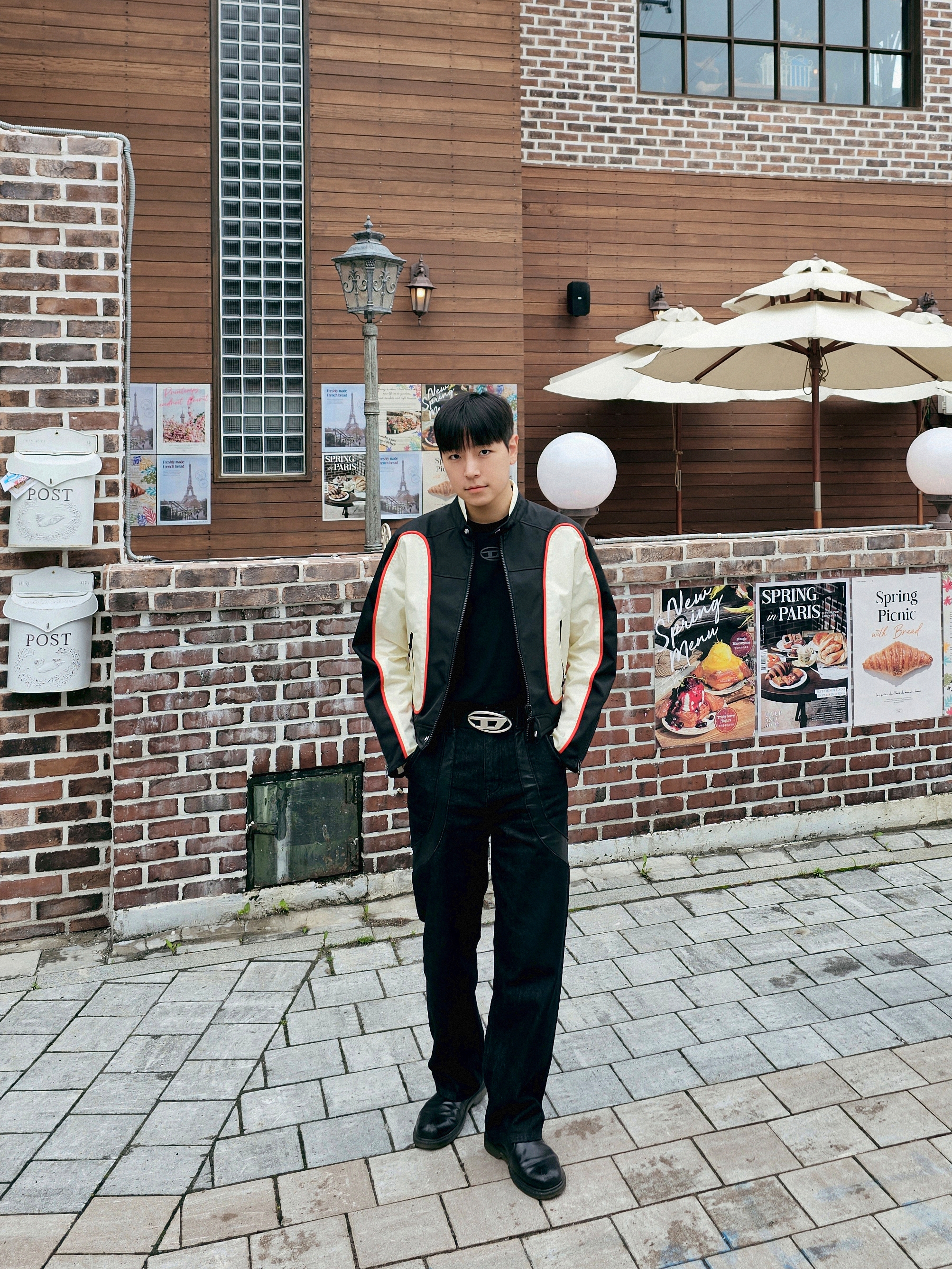 Diesel J-Blink Biker Jacket in Colour-Block Nylon Black White, Diesel B-1DR Leather Belt with D Buckle Black 착용 스타일