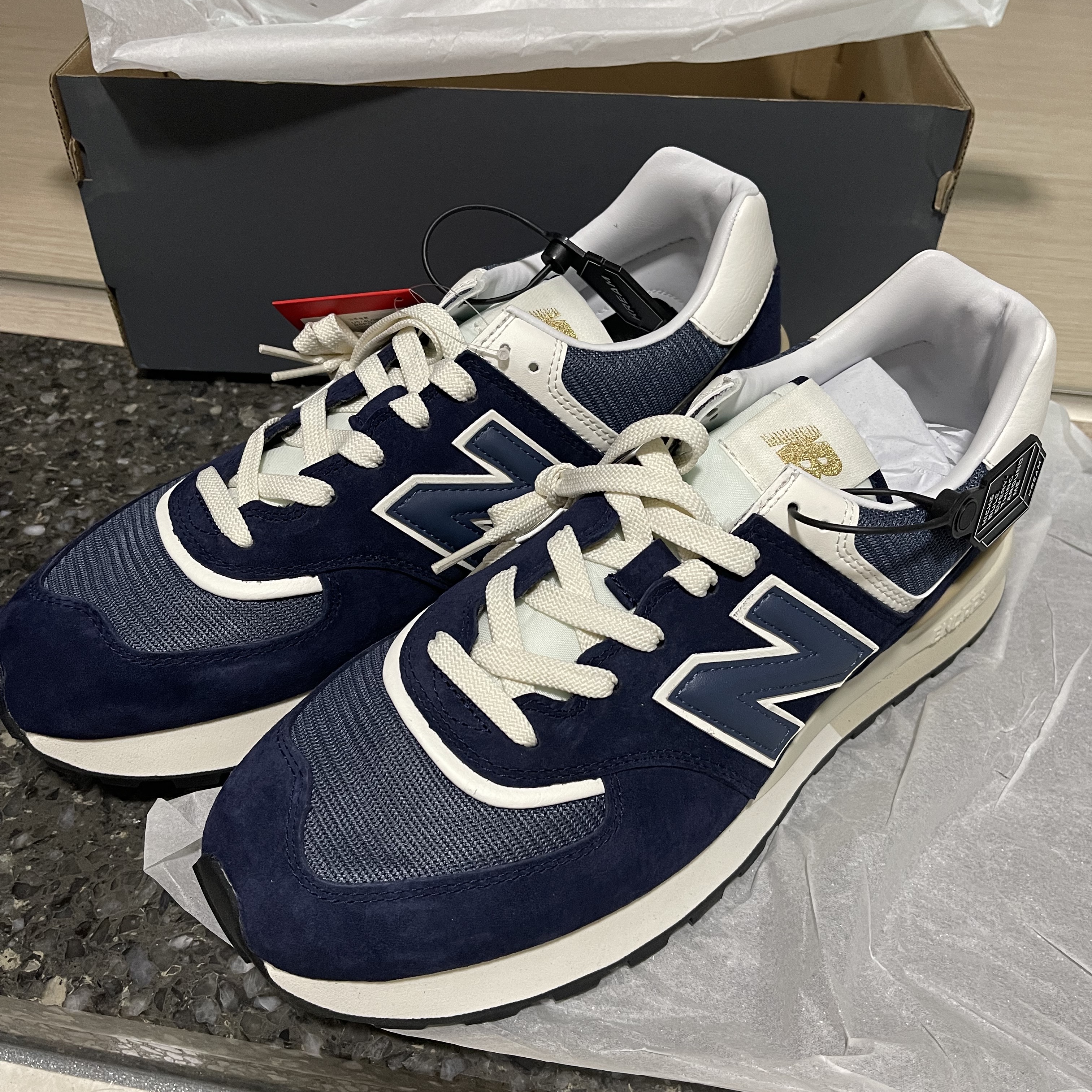 New Balance 574 Legacy Navy 착용 스타일 - 3