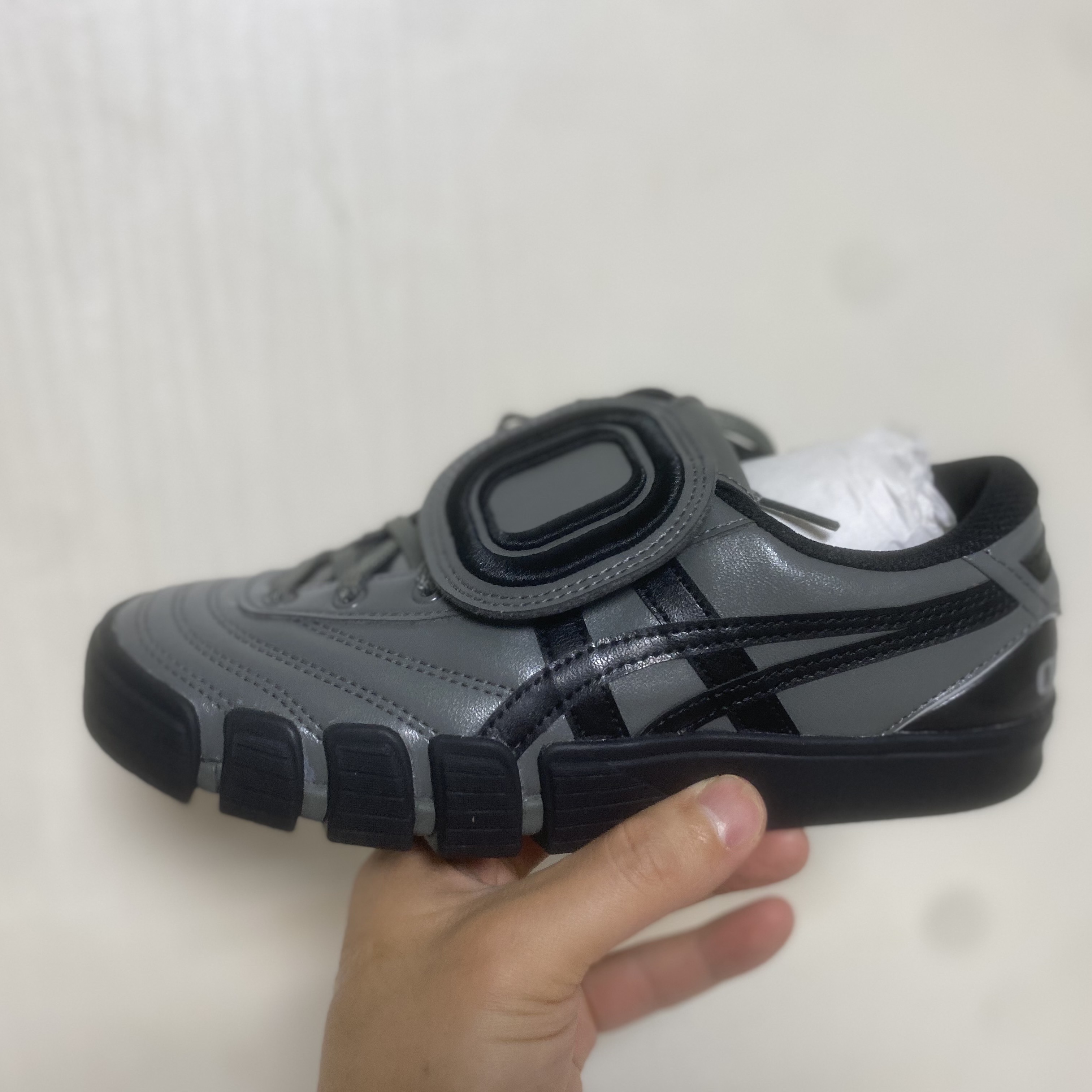 Asics x Otto 958 Gel-Flexkee 958 Gunmetal Black 착용 스타일 - 2