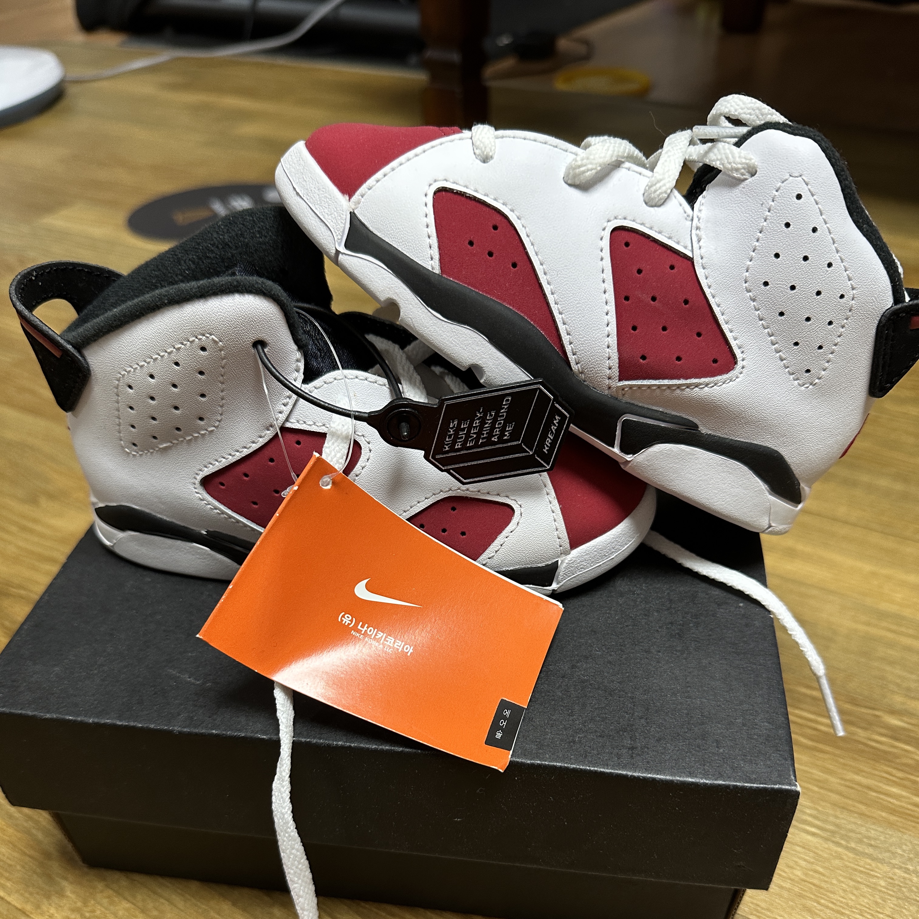 (TD) Jordan 6 Retro Little Flex White Carmine 착용 스타일