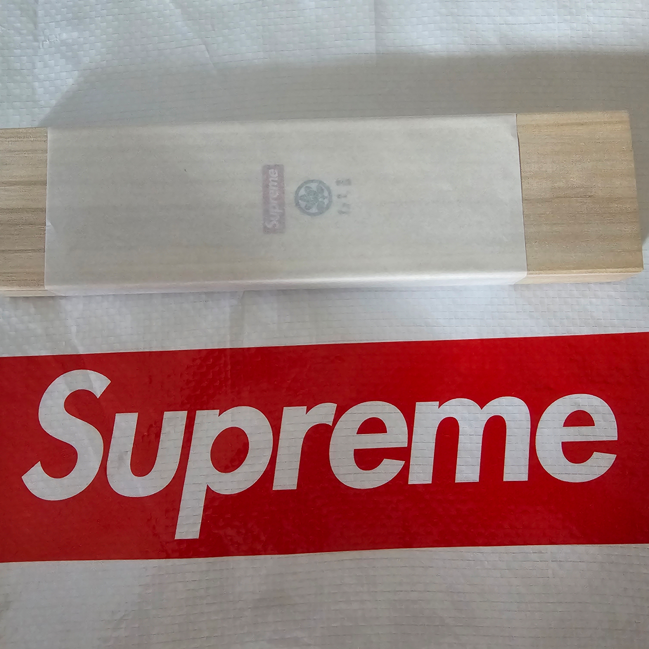 Supreme Chopstick Set Red - 23FW 착용 스타일 - 1