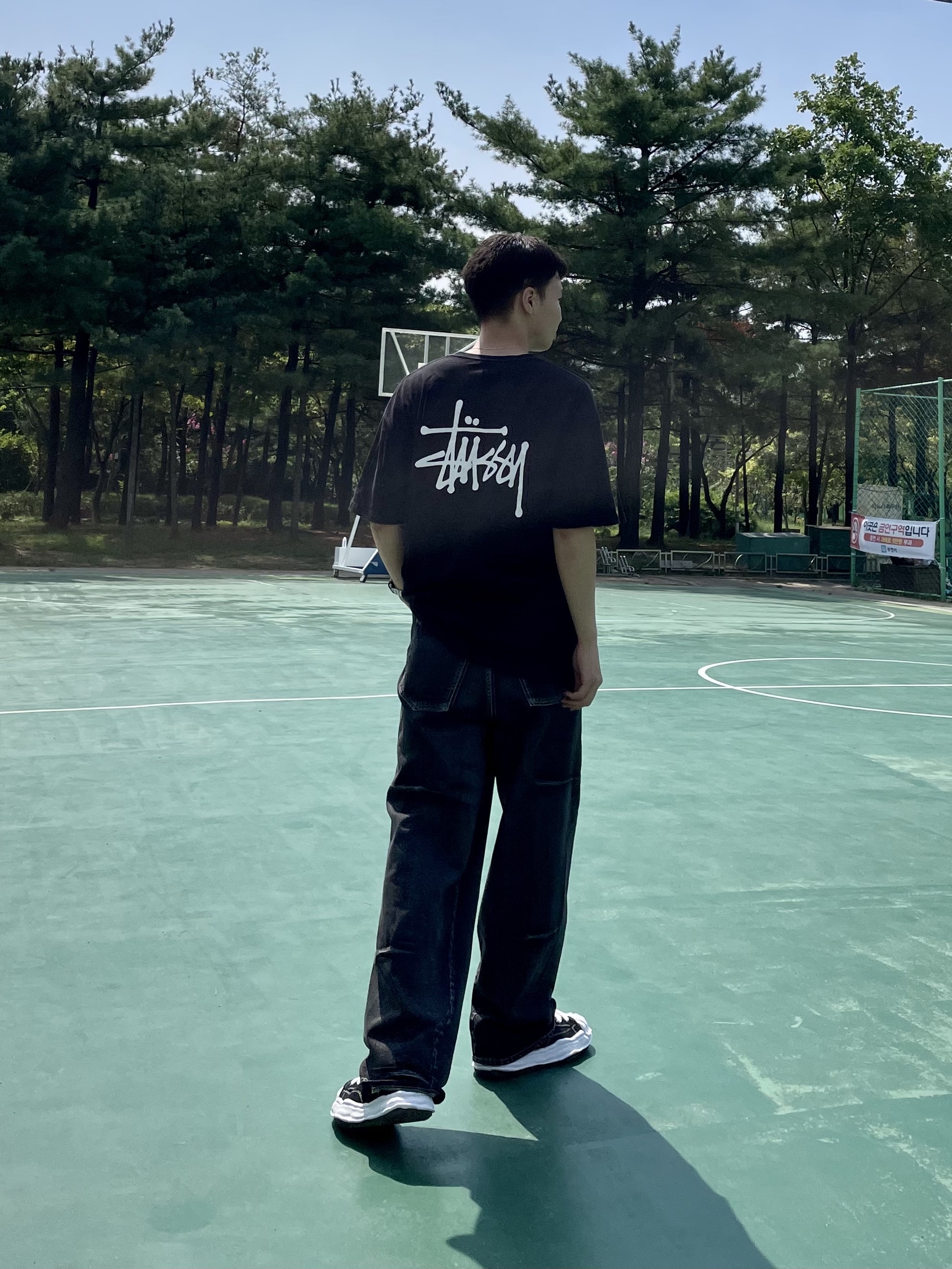 Stussy Basic Stussy T-Shirt Black 2023, Maison Mihara Yasuhiro Blakey OG Sole Canvas Low-top Sneakers Black White 착용 스타일