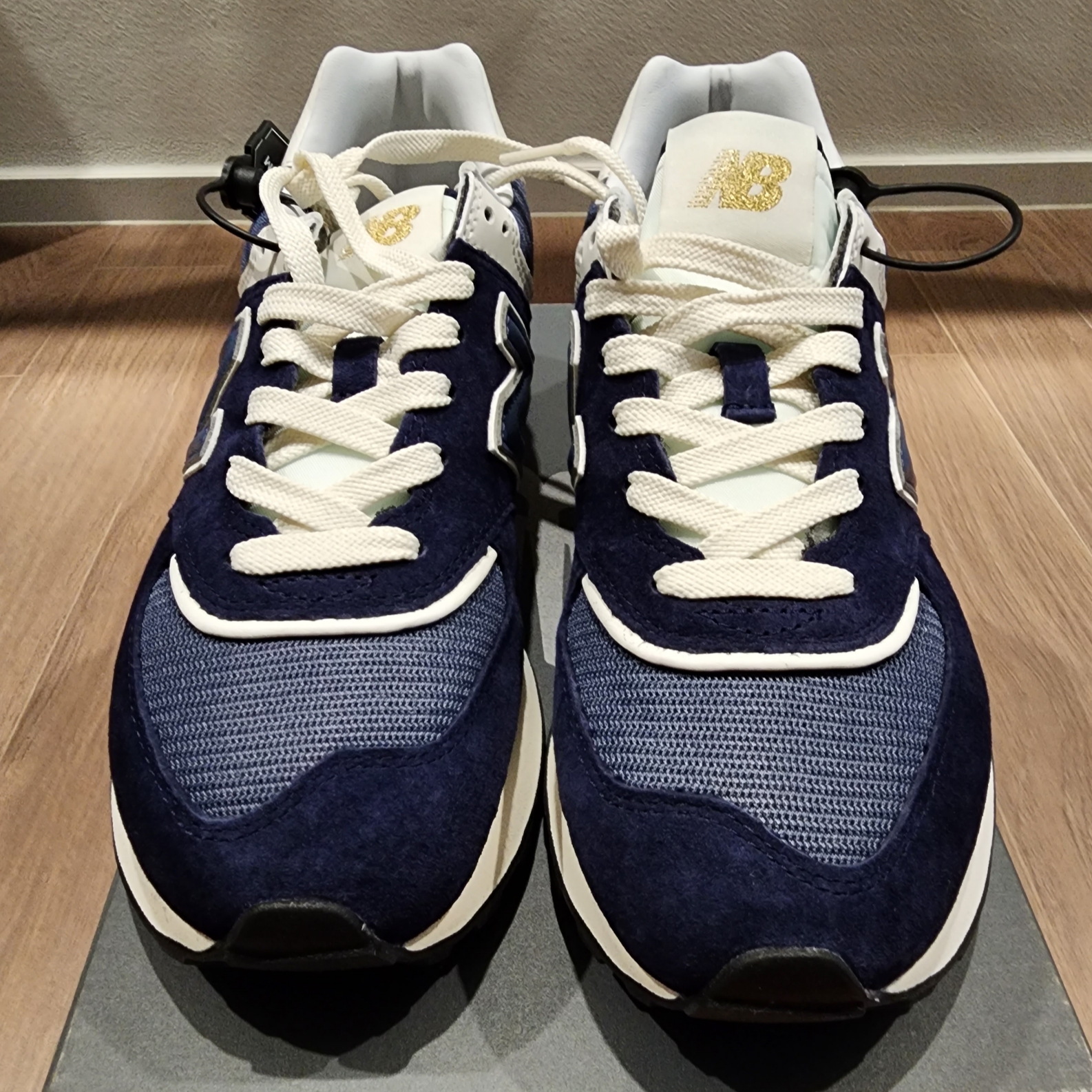New Balance 574 Legacy Navy 착용 스타일 - 1