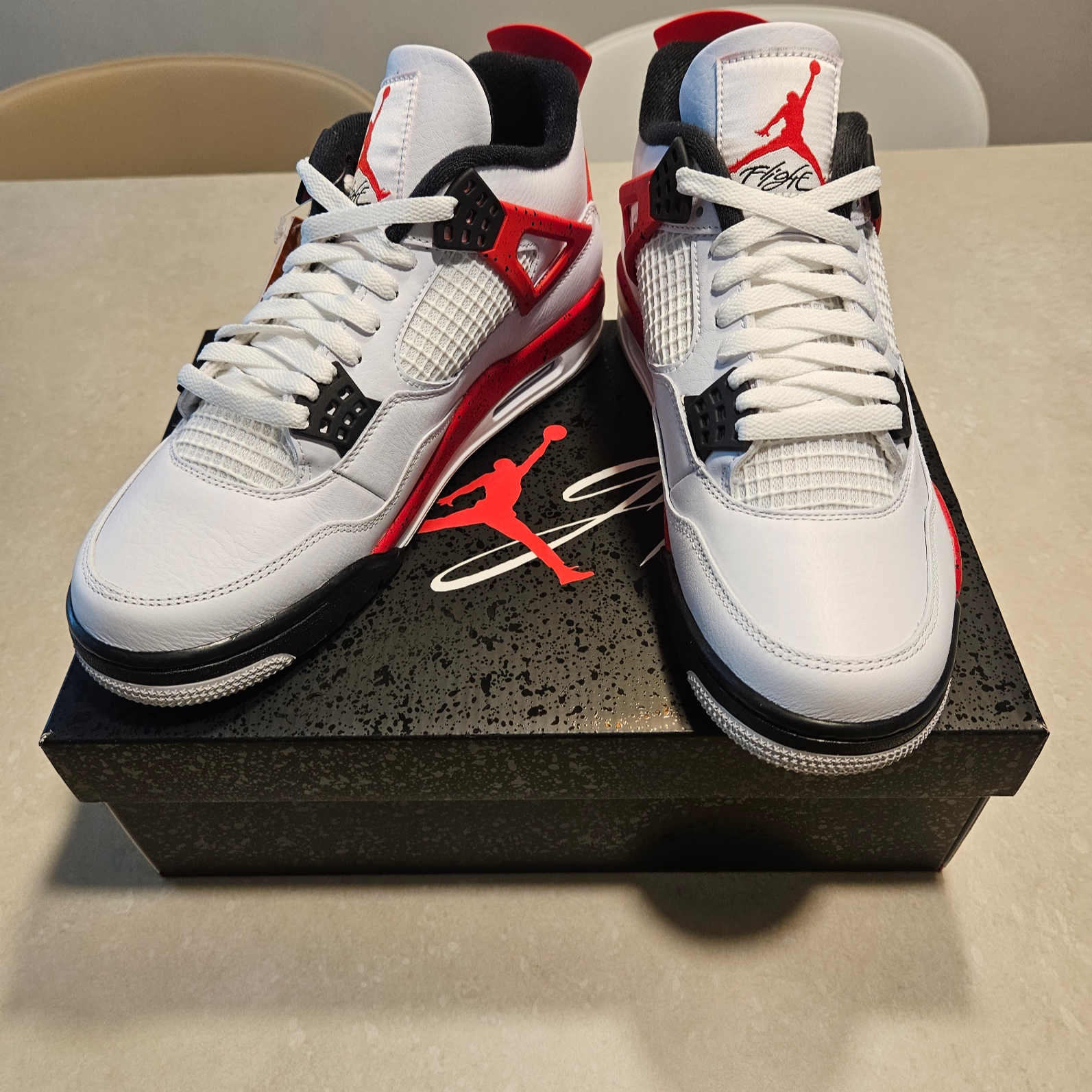 Jordan 4 Retro Red Cement 착용 스타일 - 3
