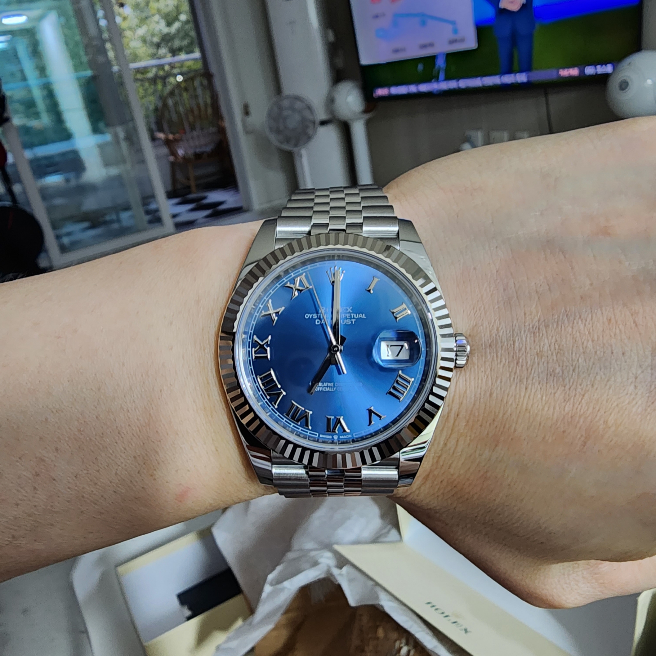 Rolex Datejust 41mm 126334 Azzuro Blue Roman Jubilee 착용 스타일 - 1