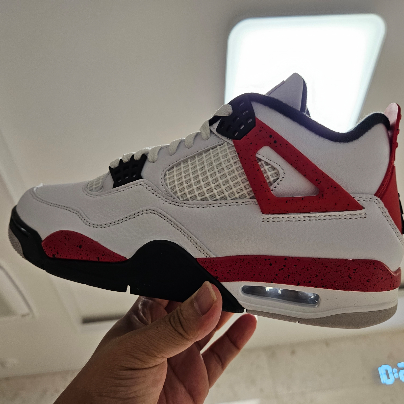 Jordan 4 Retro Red Cement 착용 스타일