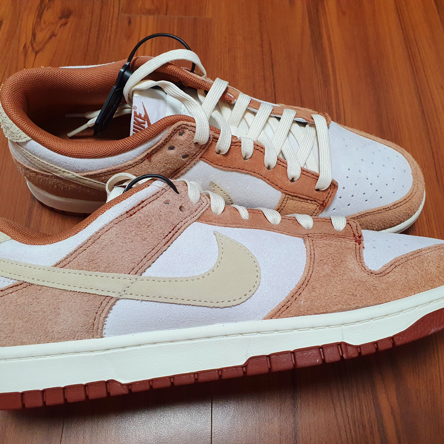Nike Dunk Low Pro Premium Medium Curry 착용 스타일 - 4