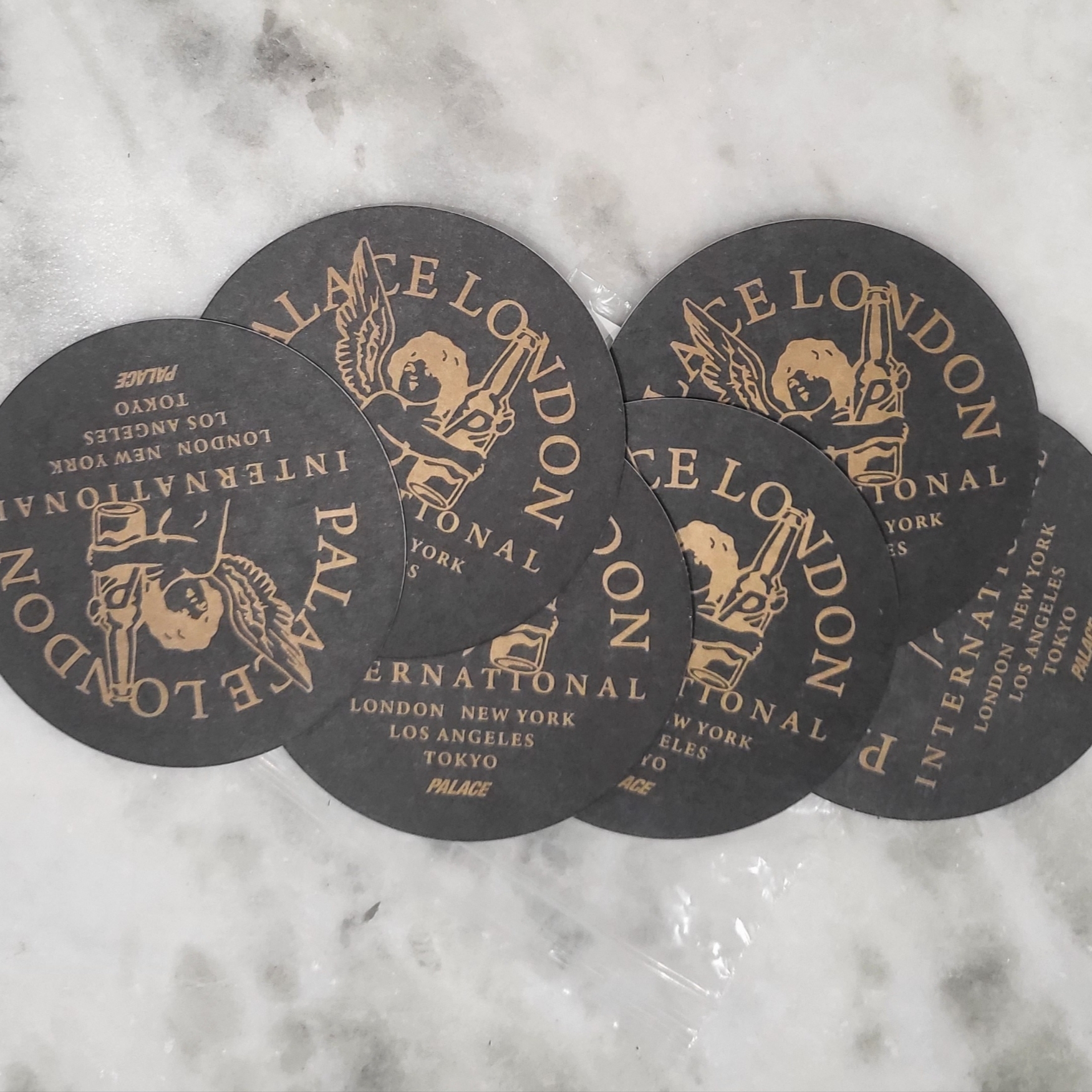 Palace International Coaster Set Black - 23FW 착용 스타일