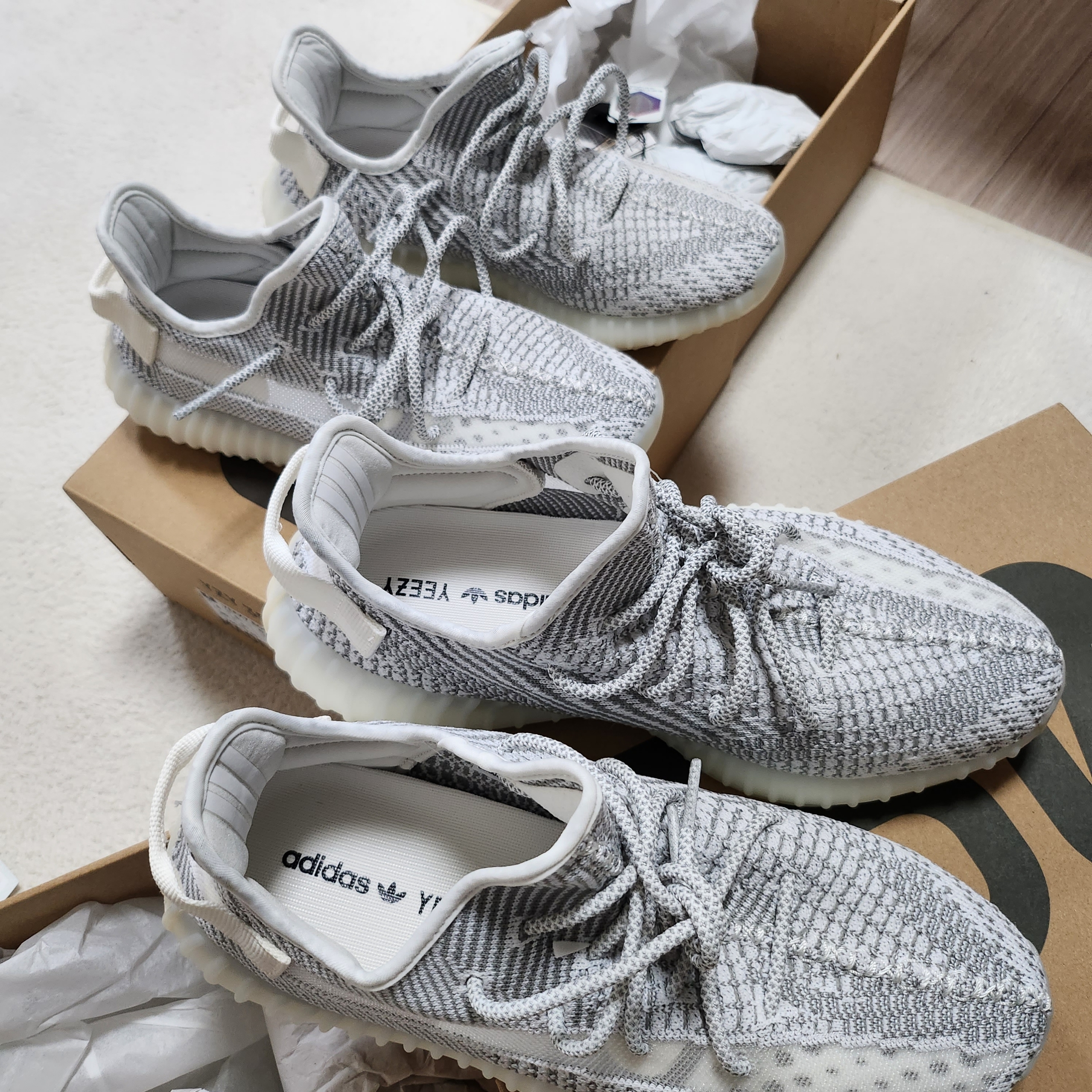 Adidas Yeezy Boost 350 V2 Static 2023 착용 스타일 - 2