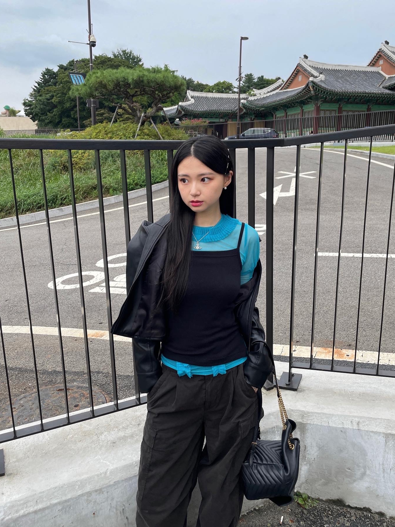 Jordan 1 x Travis Scott x Fragment Retro Low OG SP Military Blue, Saint Laurent Joe Monogram Backpack in Lambskin Black 착용 스타일 - 3